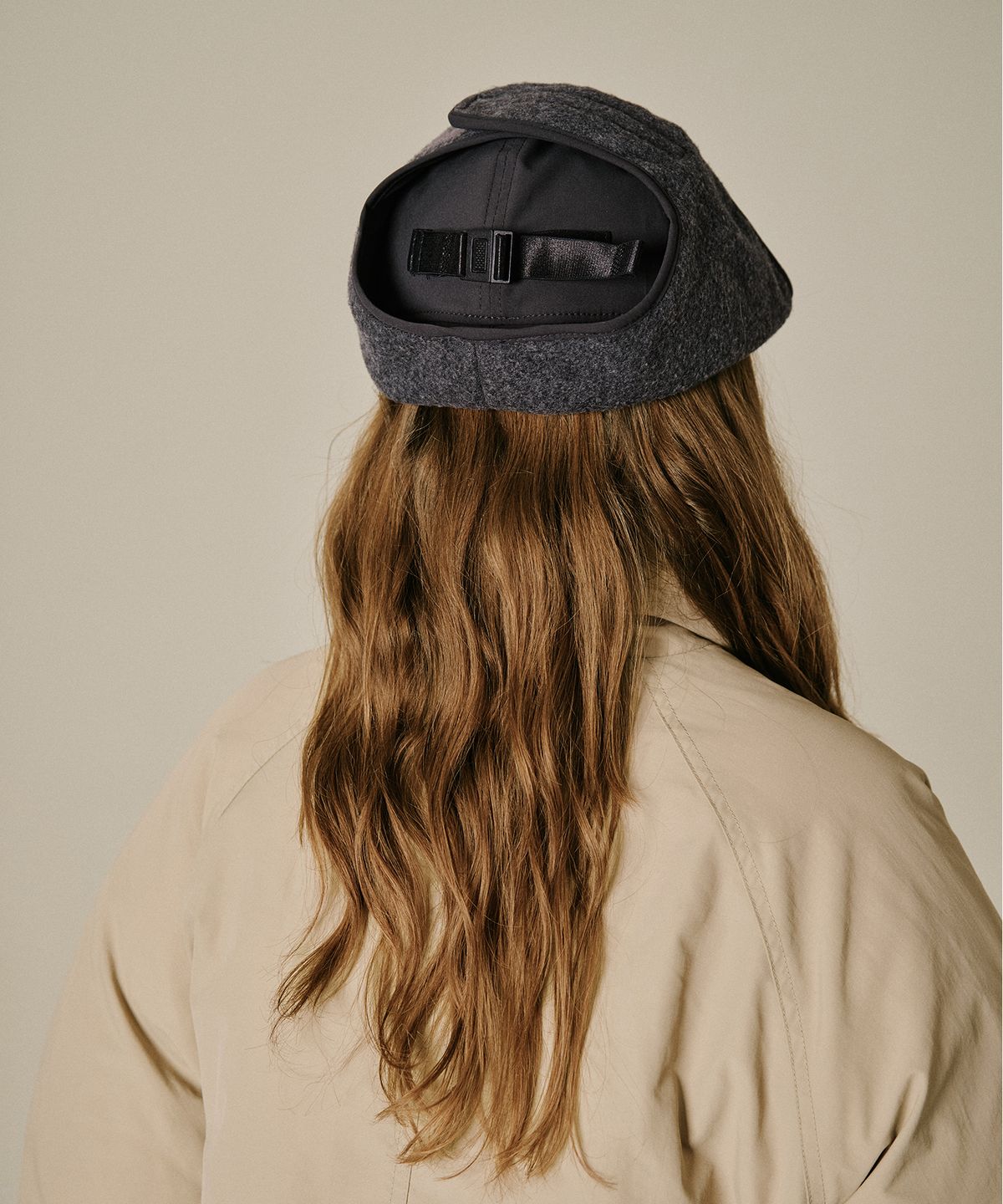 그린버터(GREENBUTTER) Fleece Earflap Cap (Charcoal)