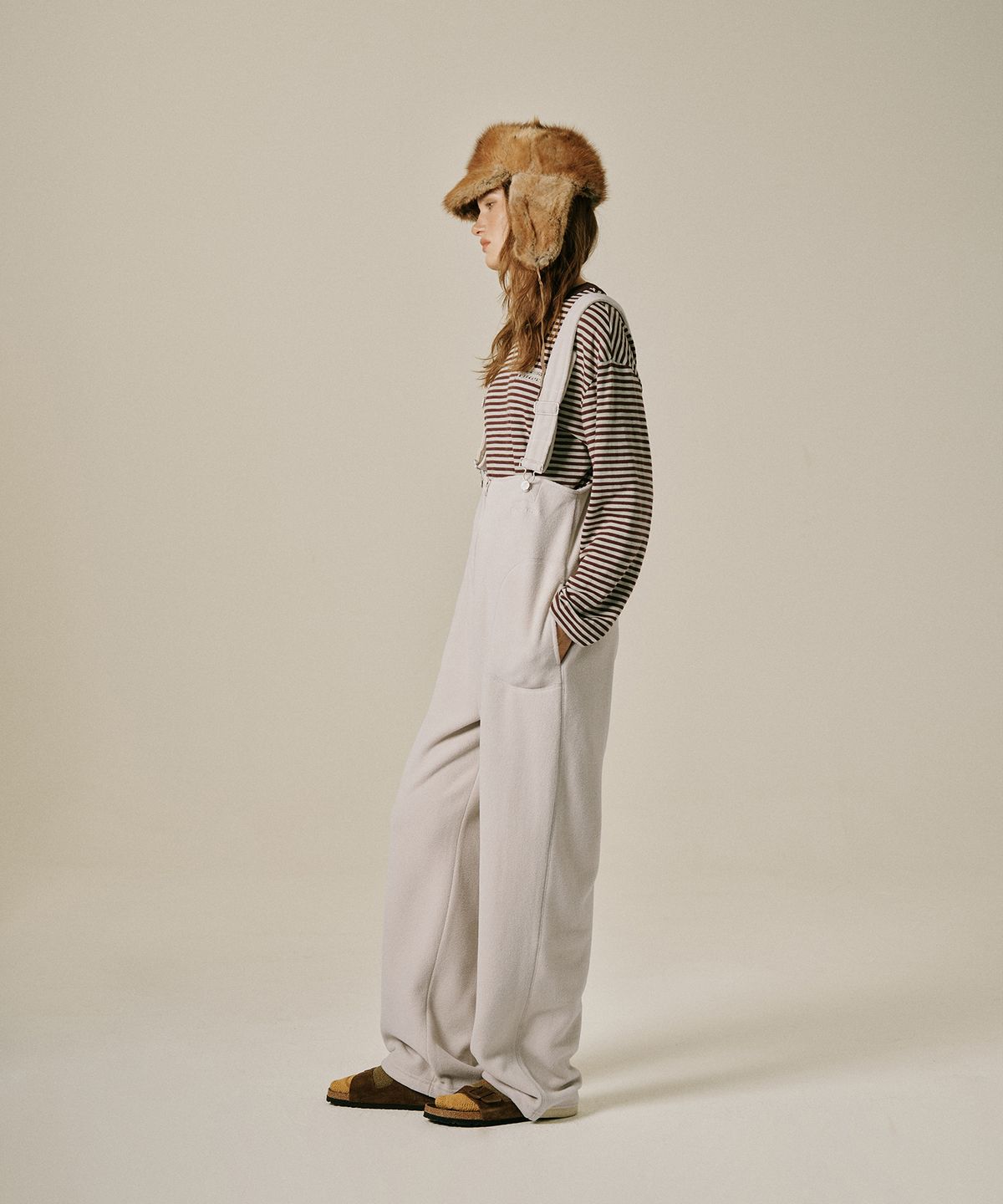 그린버터(GREENBUTTER) Fleece Zip Overall Pants (Stone Beige)