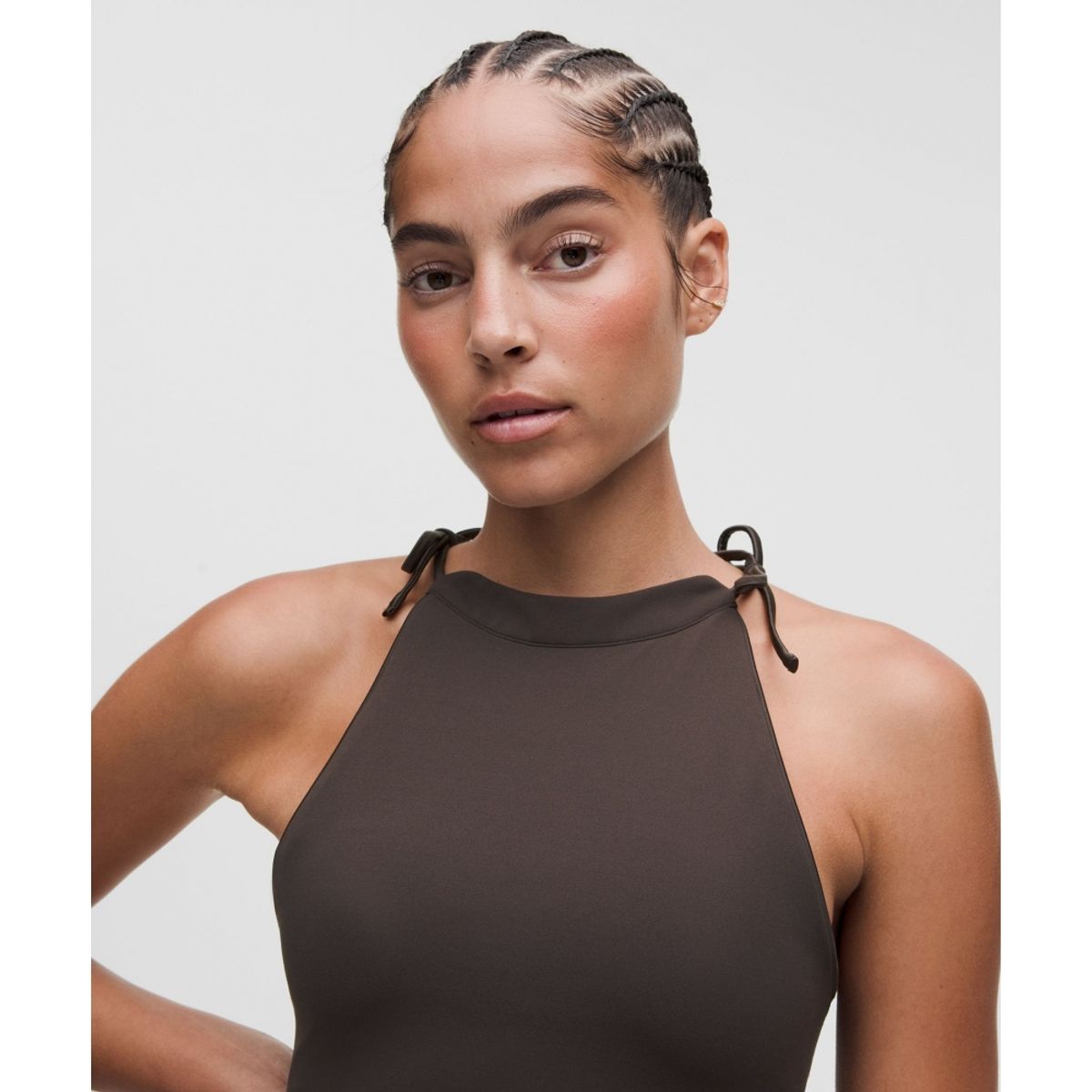 룰루레몬(LULULEMON) Nulu 새티니 트림 타이 디테일 탱크탑 *라이트 서포트, B C컵