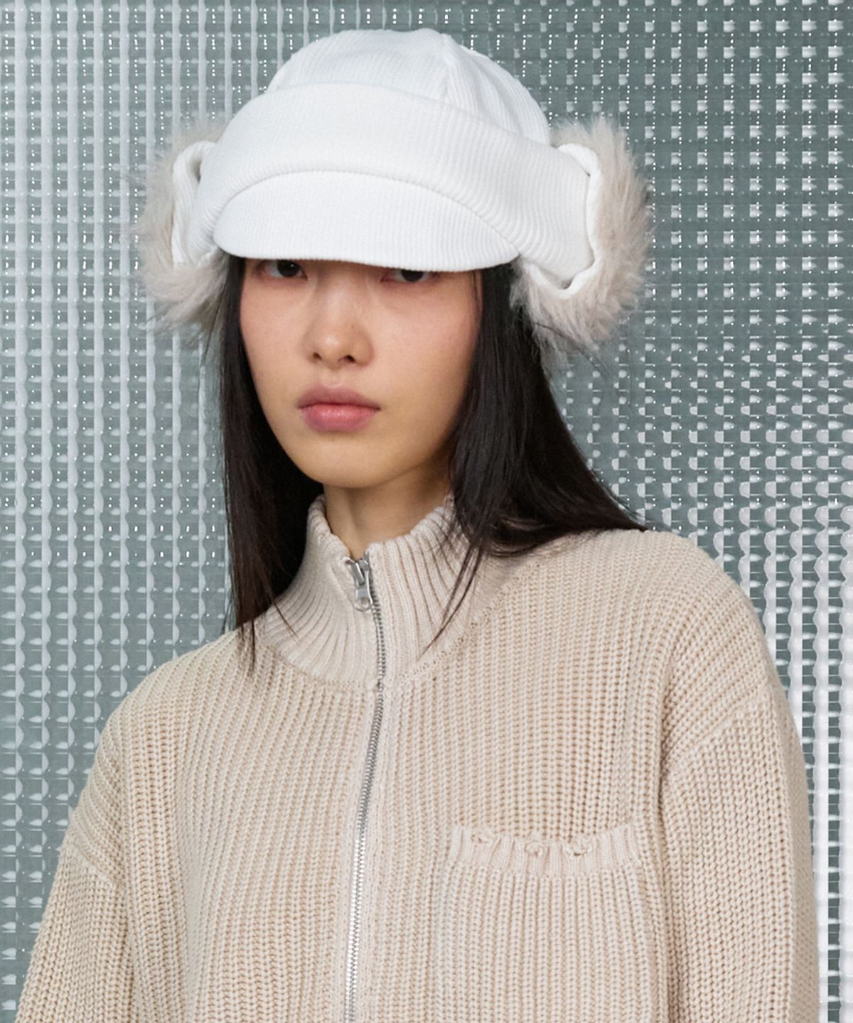 더바이닐하우스(THEVINYLHOUSE) FUR EARFLAP BEANIE IVORY