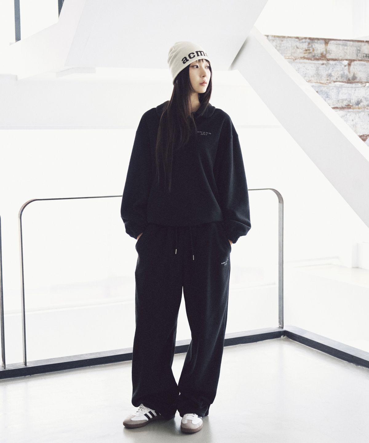 아크메드라비(ACME DE LA VIE) WOMAN ROUND COLLAR FLEECE LONG SLEEVE