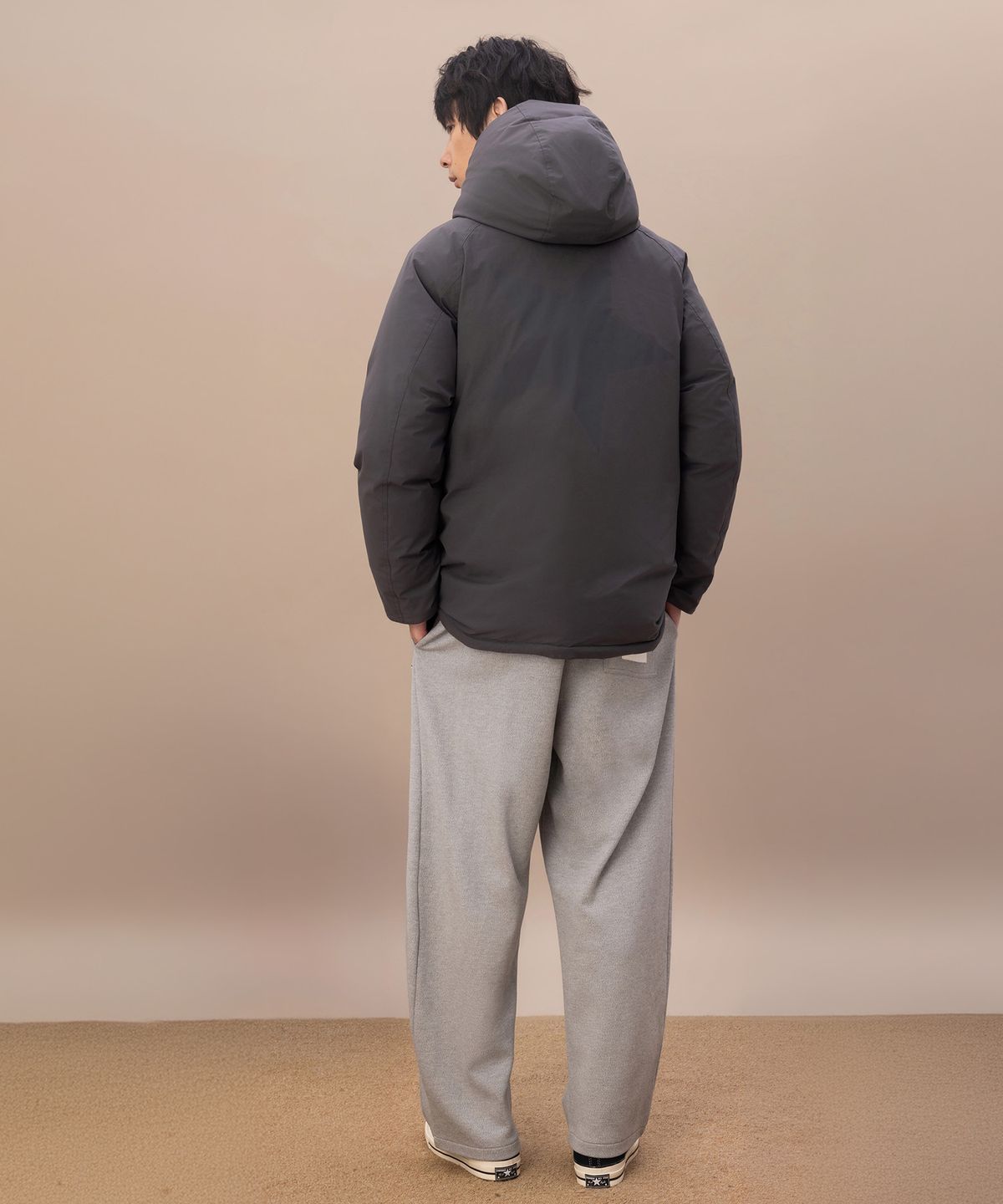 컨버스(CONVERSE) 퍼피 스타 아이콘 다운 재킷 다크 매터 UCK125-GDA
