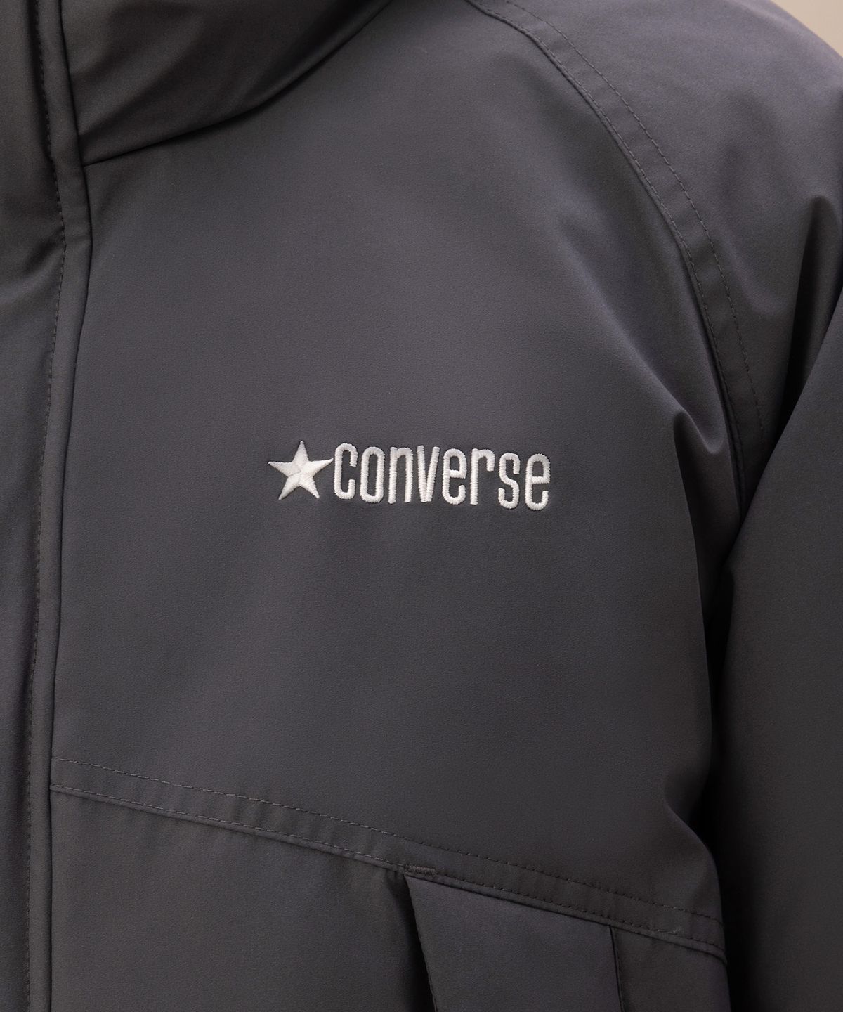컨버스(CONVERSE) 퍼피 스타 아이콘 다운 재킷 다크 매터 UCK125-GDA