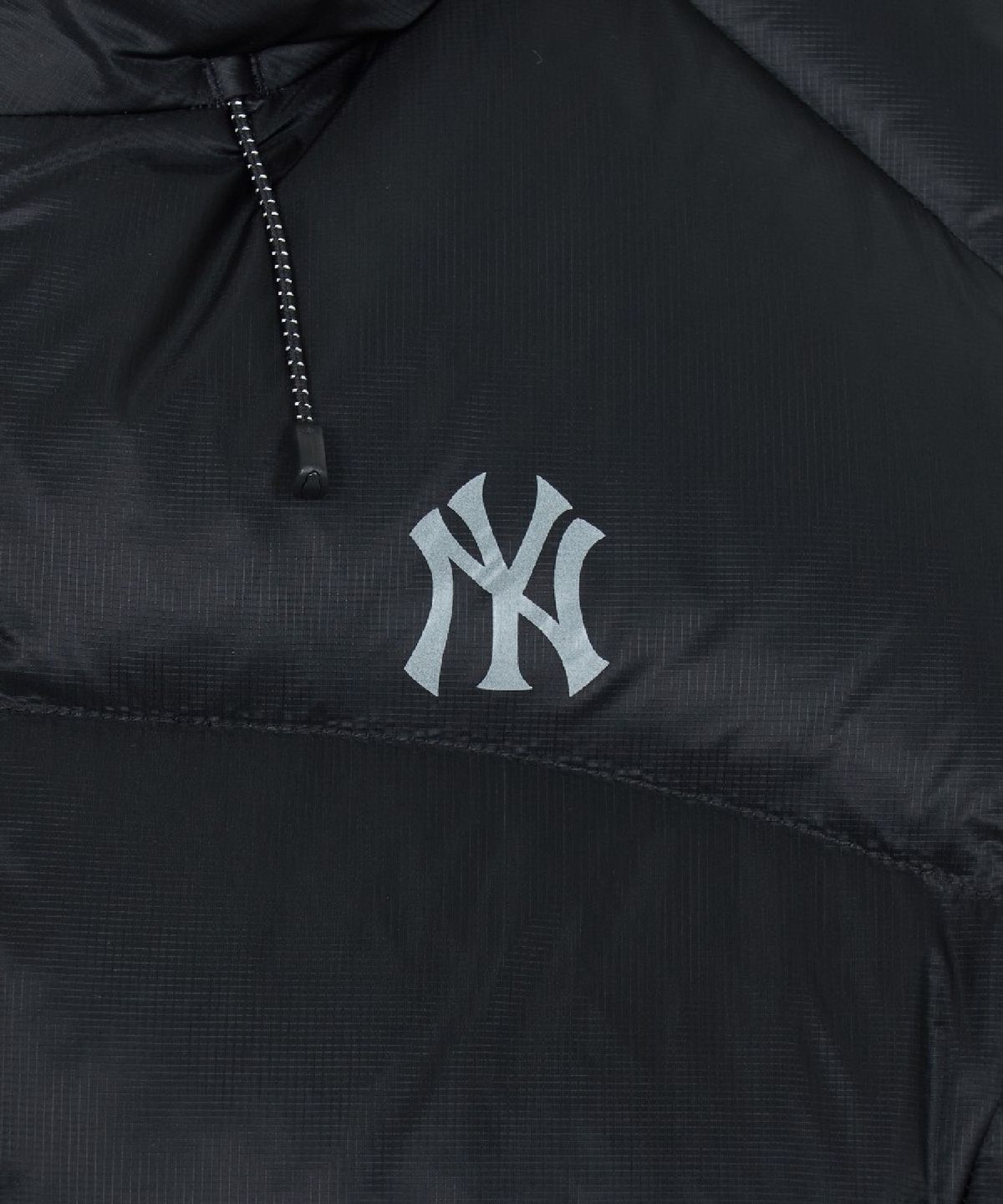 엠엘비(MLB) 여성 커브 에어 쉘 후드 구스 크롭패딩 NY (Black)