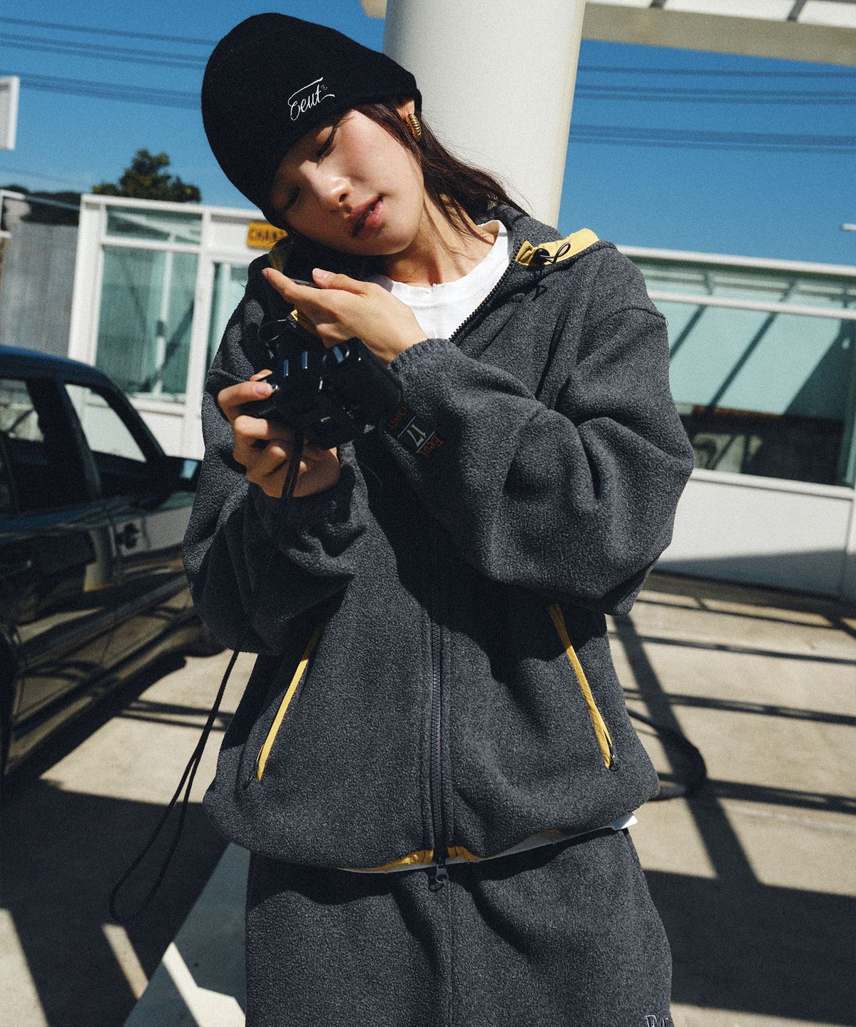 이우트(EEUT) 17 FLEECE PANTS / DARK GRAY
