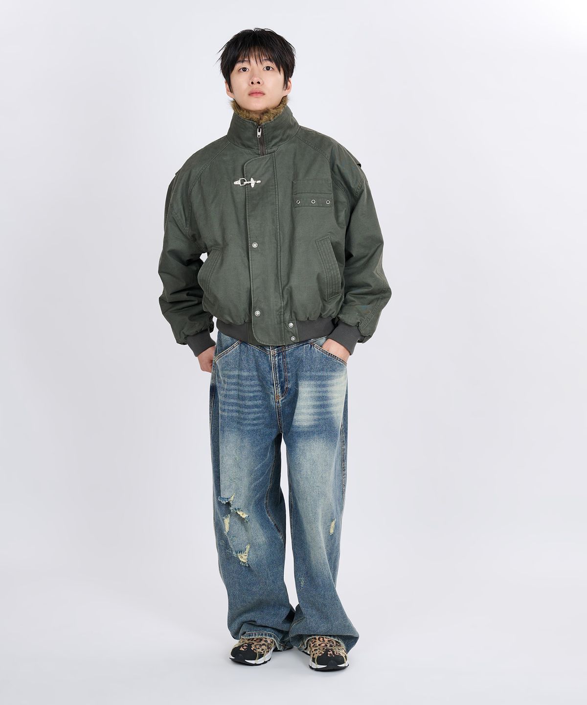 논타입(NONTYPE) MILITARY FUR-NECK FLIGHT BOMBER (KHAKI)