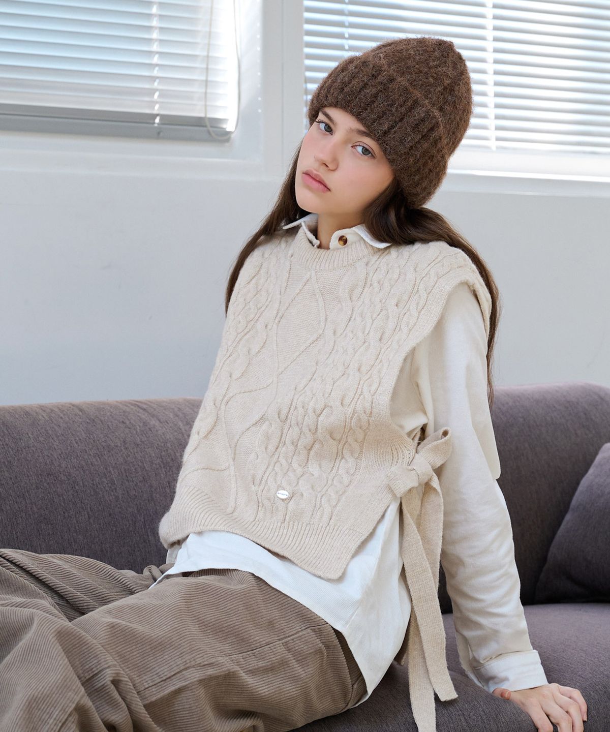 슬로우롤리(SLOWLOLLI) Cable side slit knit vest_4 Colors