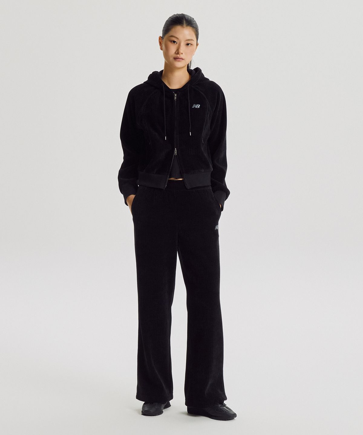 뉴발란스(NEW BALANCE) NBMLG4W032 / WOMEN 벨벳 골지 와이드팬츠 (BLACK)