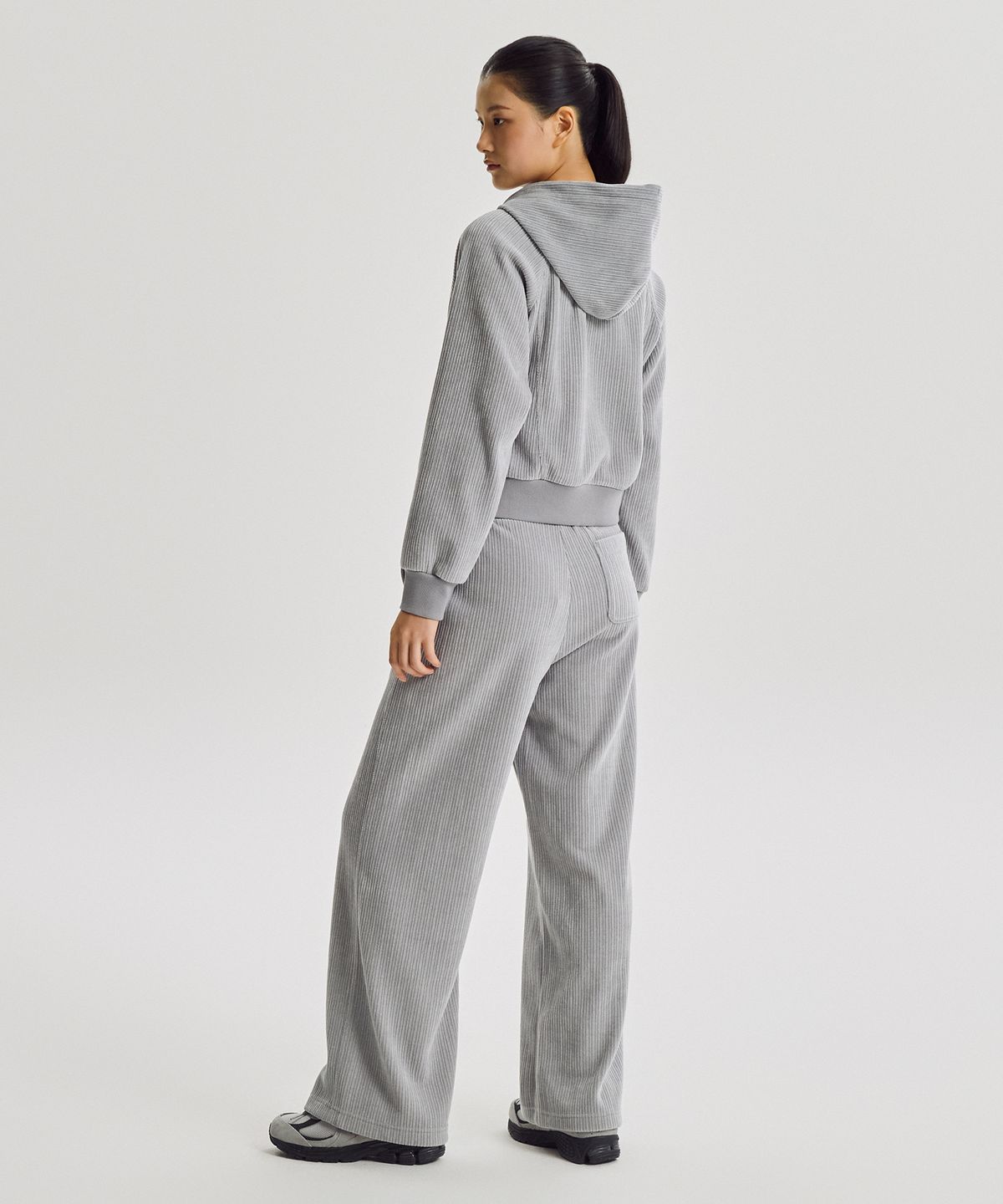 뉴발란스(NEW BALANCE) NBMLG4W032 / WOMEN 벨벳 골지 와이드팬츠 (M/GRAY)