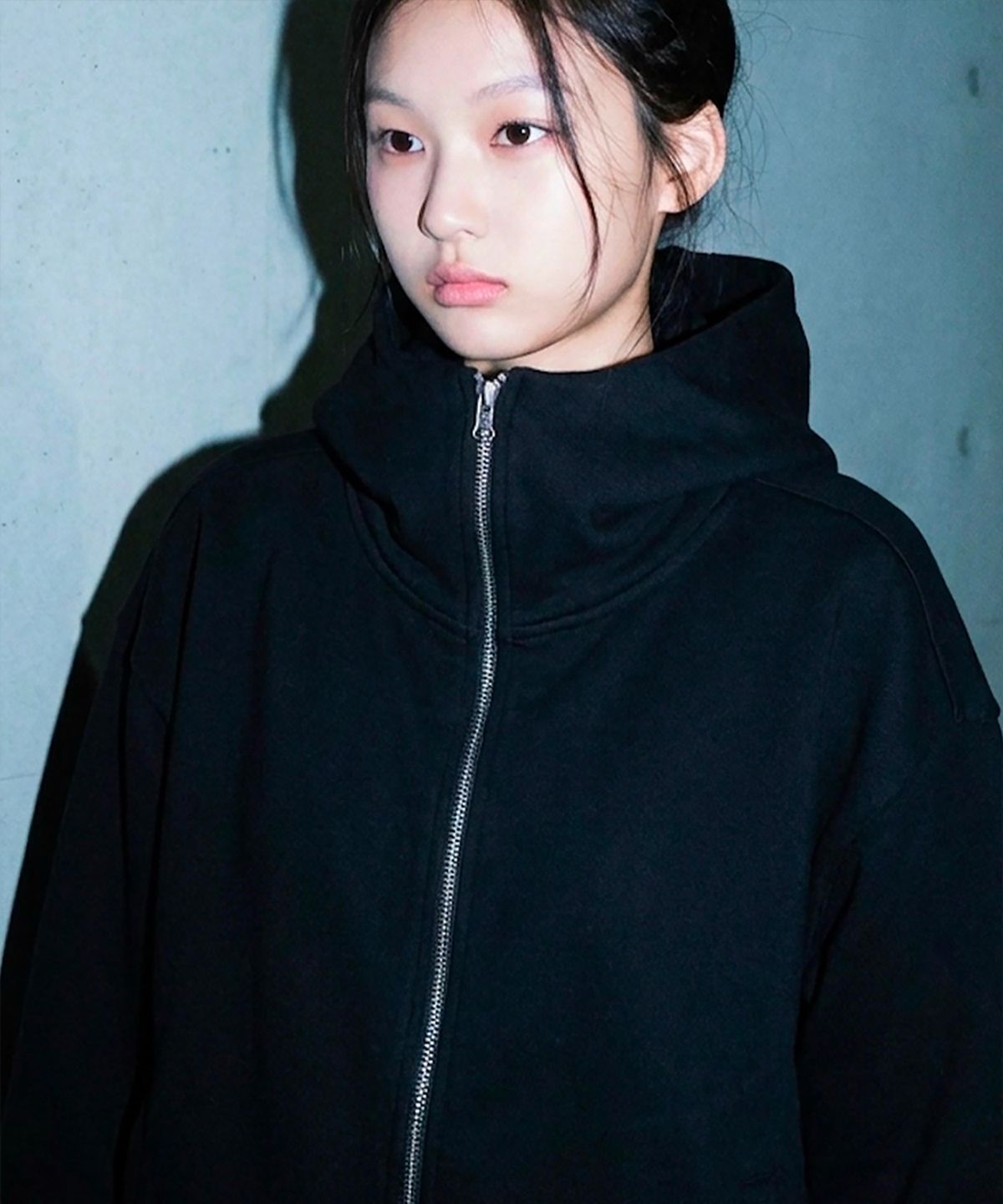 레세터(LESSETTER) 오버 사이즈 하이넥 후드 집업_BLACK