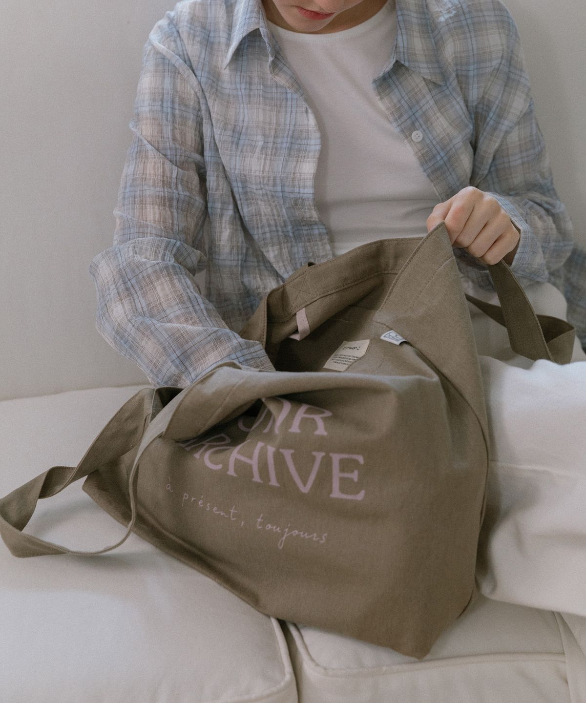위올(OUIOR) ouior archive bag_brown