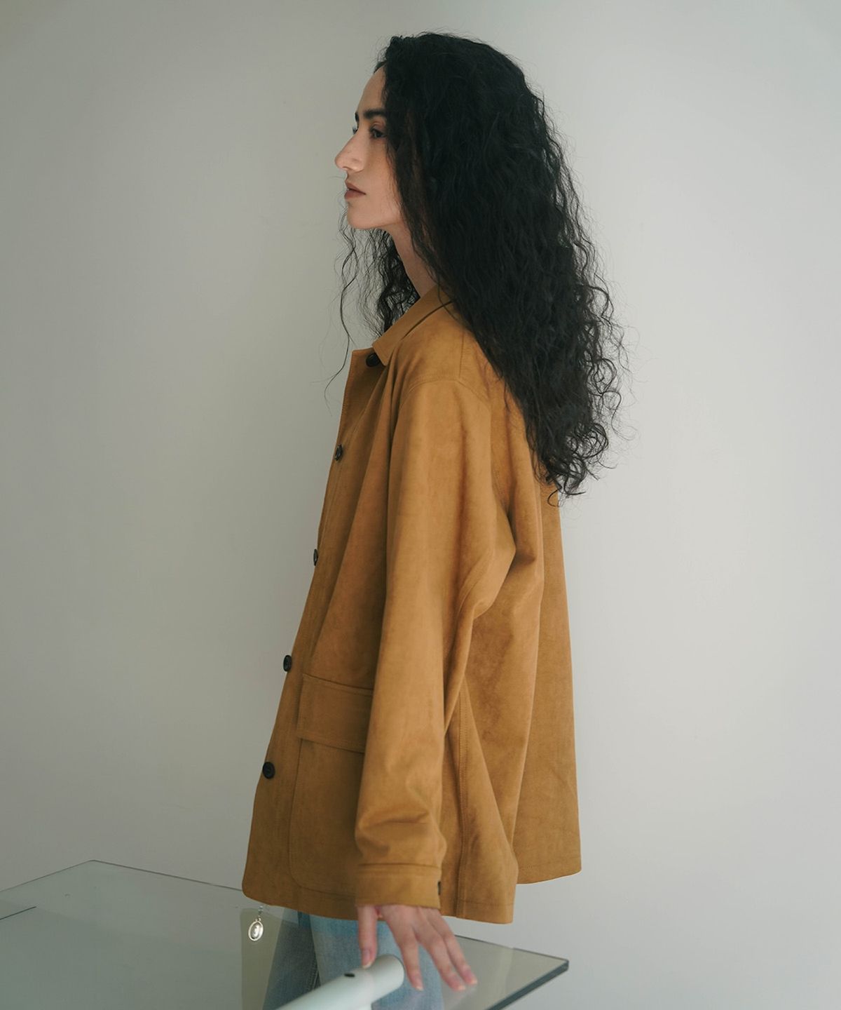 히어리(HEEARI) 다이애나 클래식 스웨이드 자켓_카멜