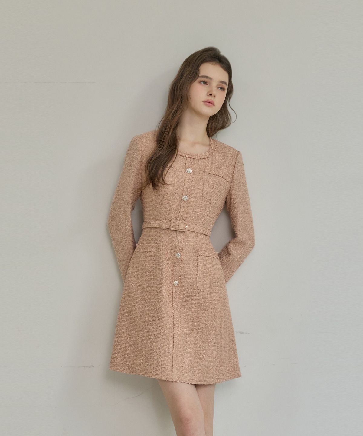 쥴리앤칼라(JULIY&CALLA) 26FW 칼라150 도멘 벨라 트위드 원피스 피치브라운