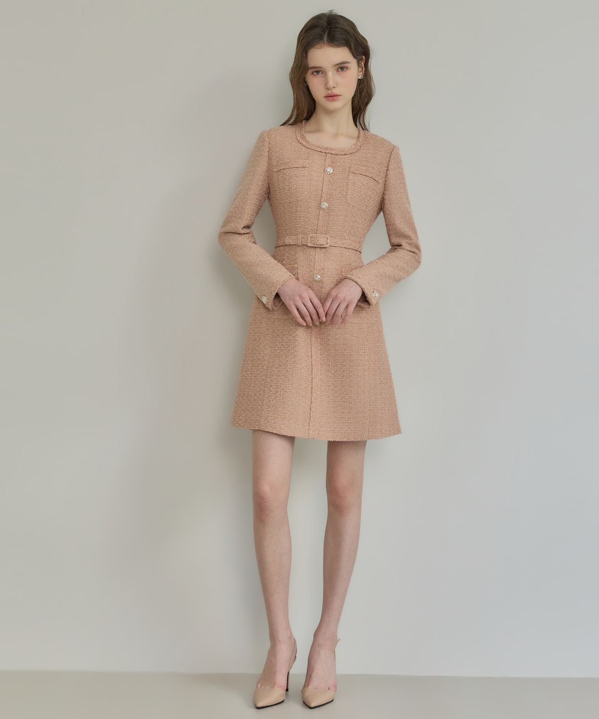 쥴리앤칼라(JULIY&CALLA) 26FW 칼라150 도멘 벨라 트위드 원피스 피치브라운