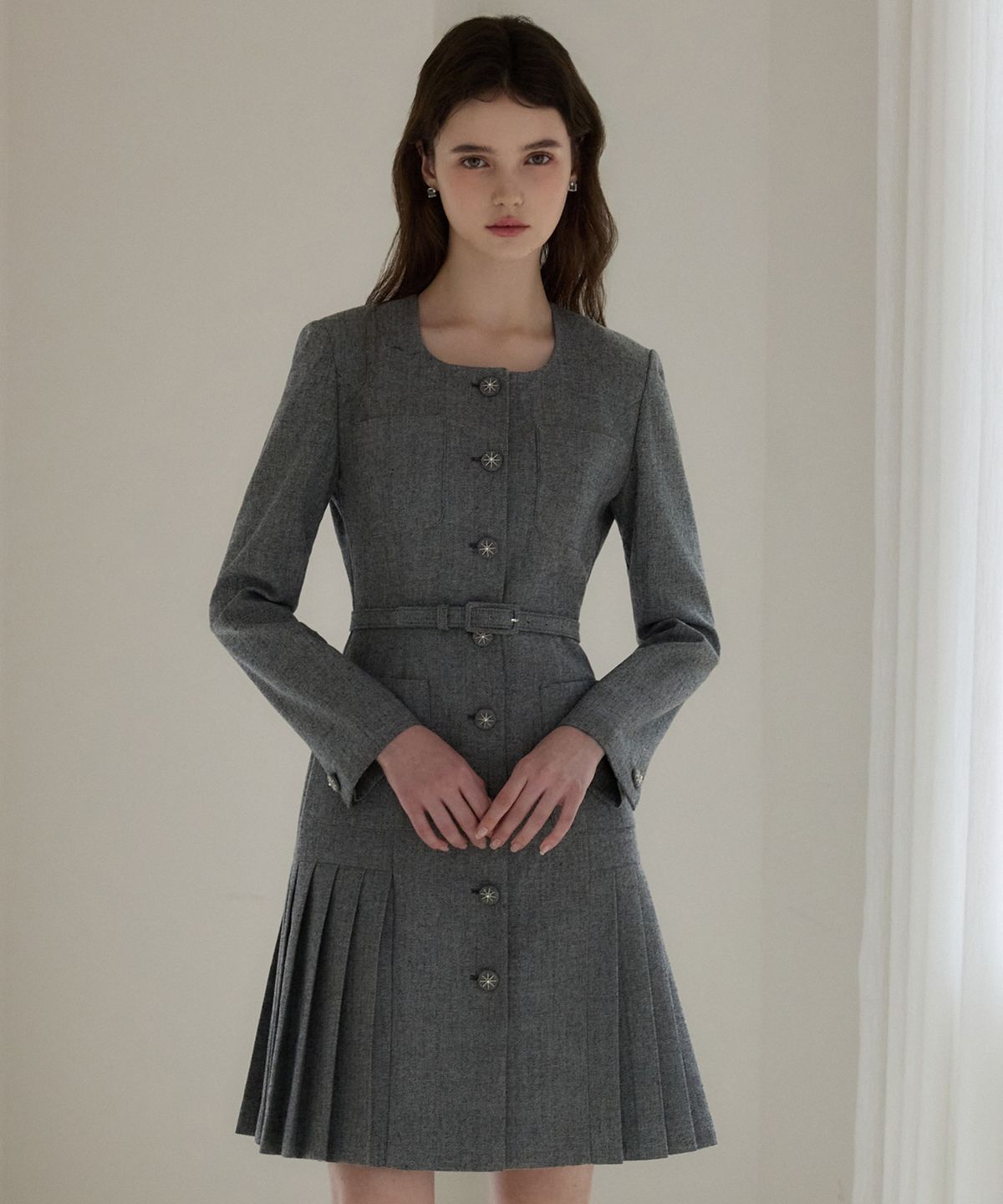 쥴리앤칼라(JULIY&CALLA) 26FW 칼라152 도멘 엘라 플리츠 트위드 원피스 헤링본블랙