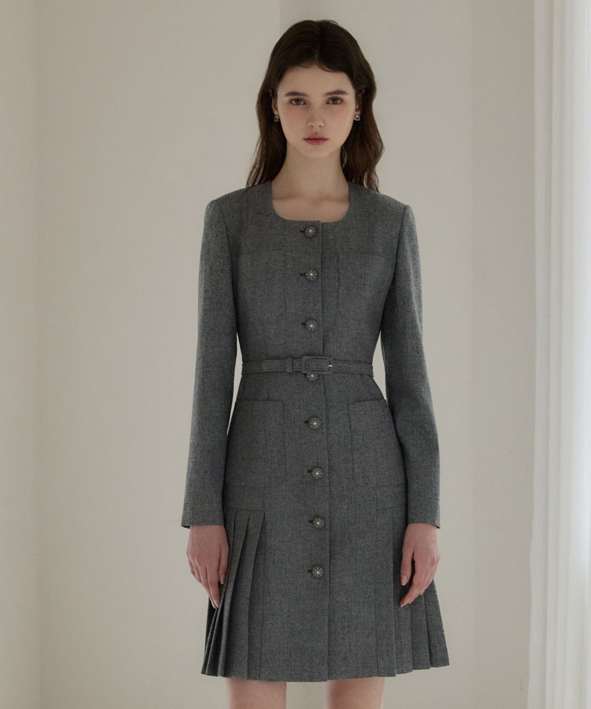 쥴리앤칼라(JULIY&CALLA) 26FW 칼라152 도멘 엘라 플리츠 트위드 원피스 헤링본블랙