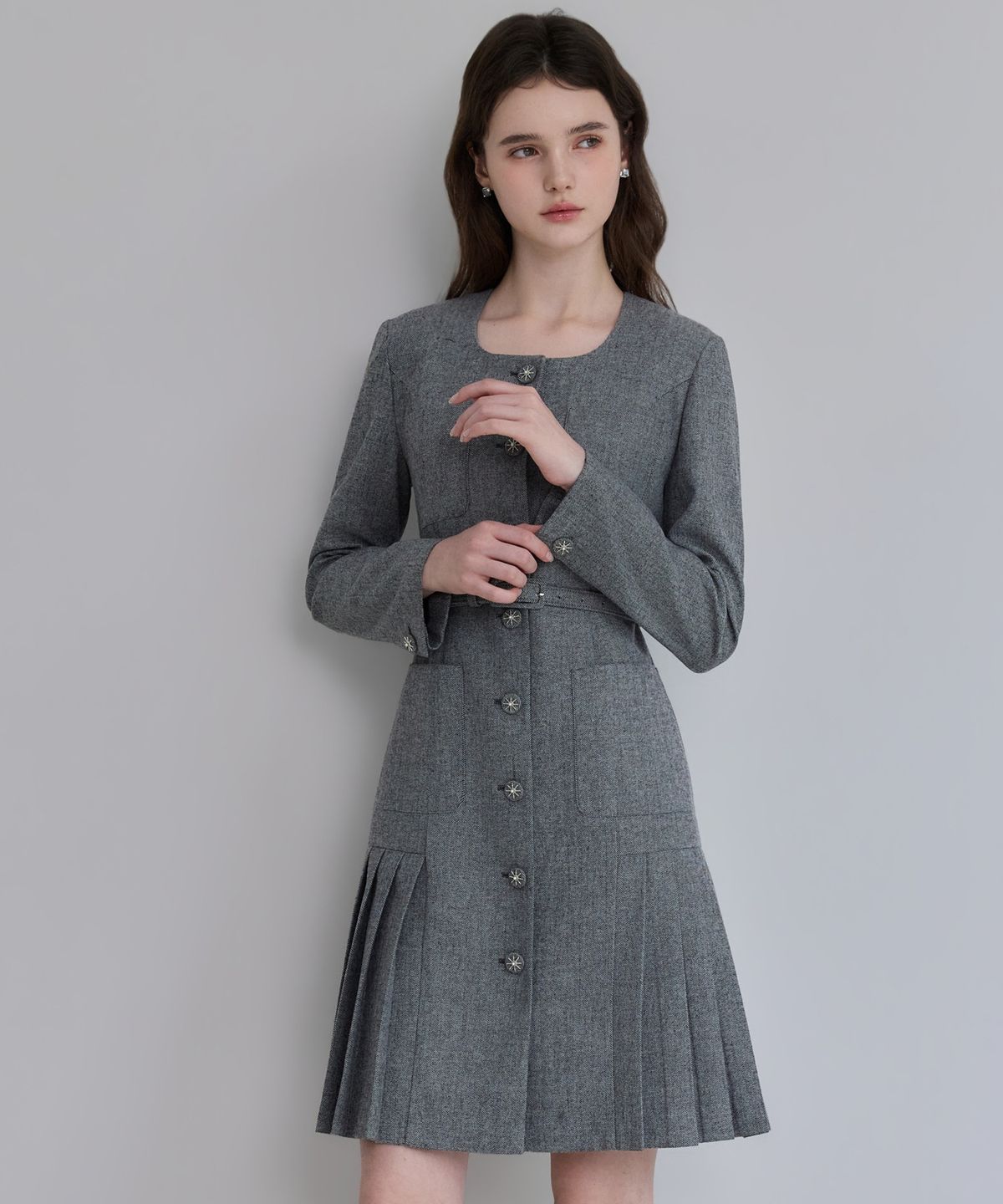 쥴리앤칼라(JULIY&CALLA) 26FW 칼라152 도멘 엘라 플리츠 트위드 원피스 헤링본블랙