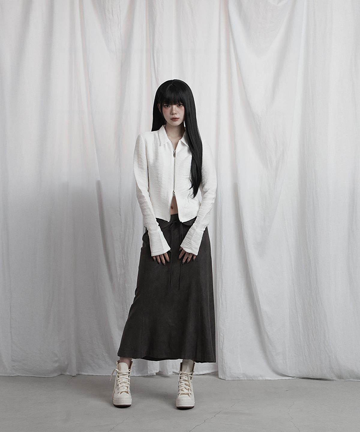 에트오소메(ETRE AU SOMMET) Side Shirring Zip-Up (White)