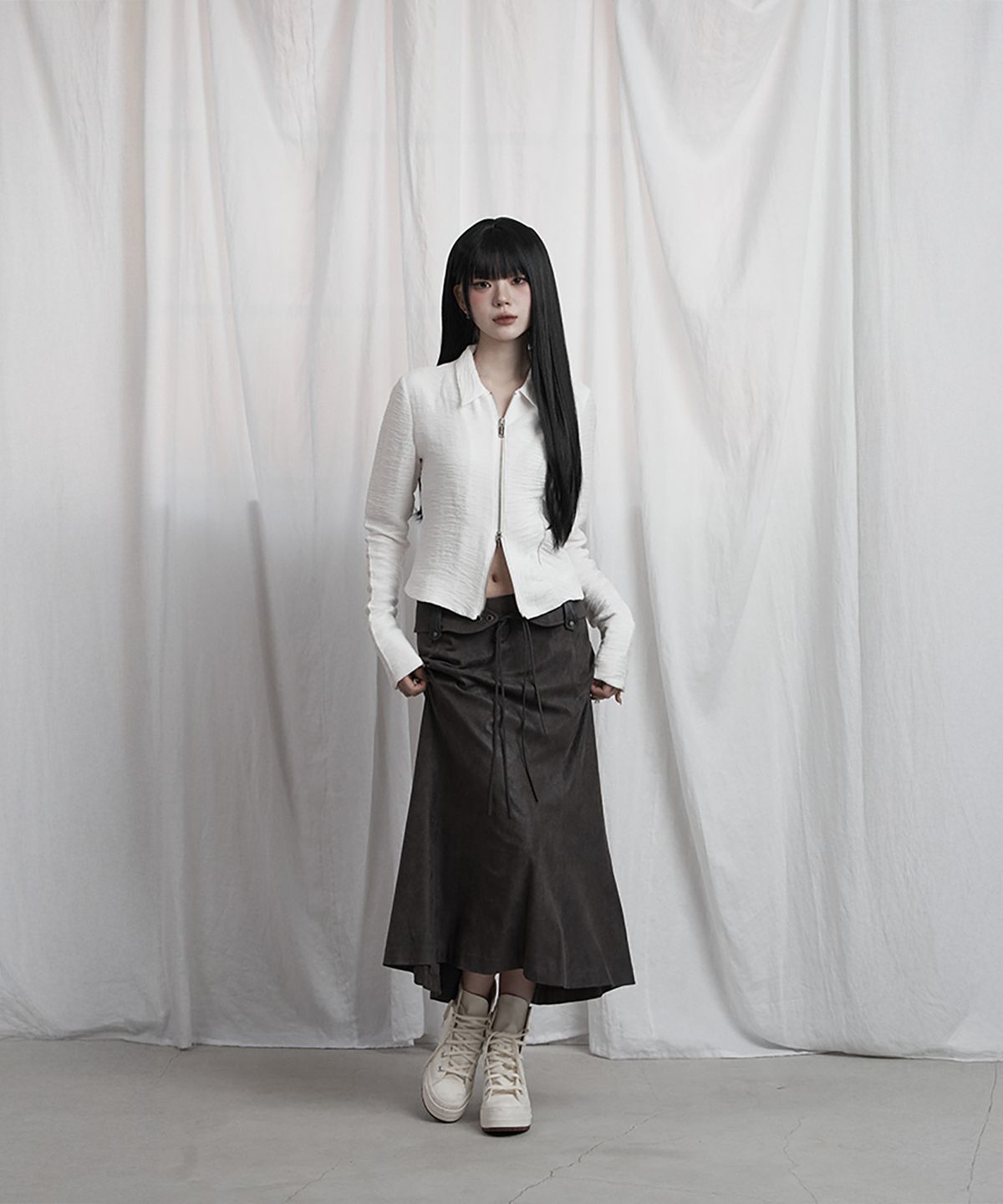 에트오소메(ETRE AU SOMMET) Side Shirring Zip-Up (White)
