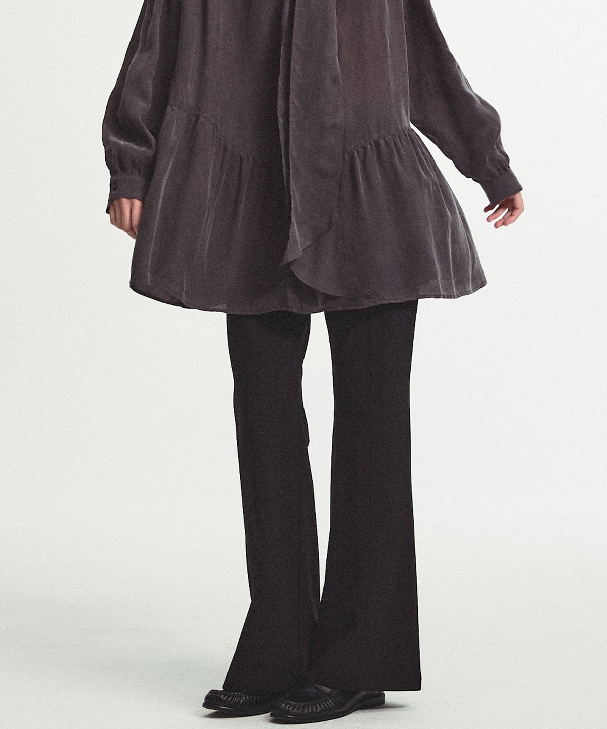 미드앤로우(MIDNLOW) Classic flare pants (Black)
