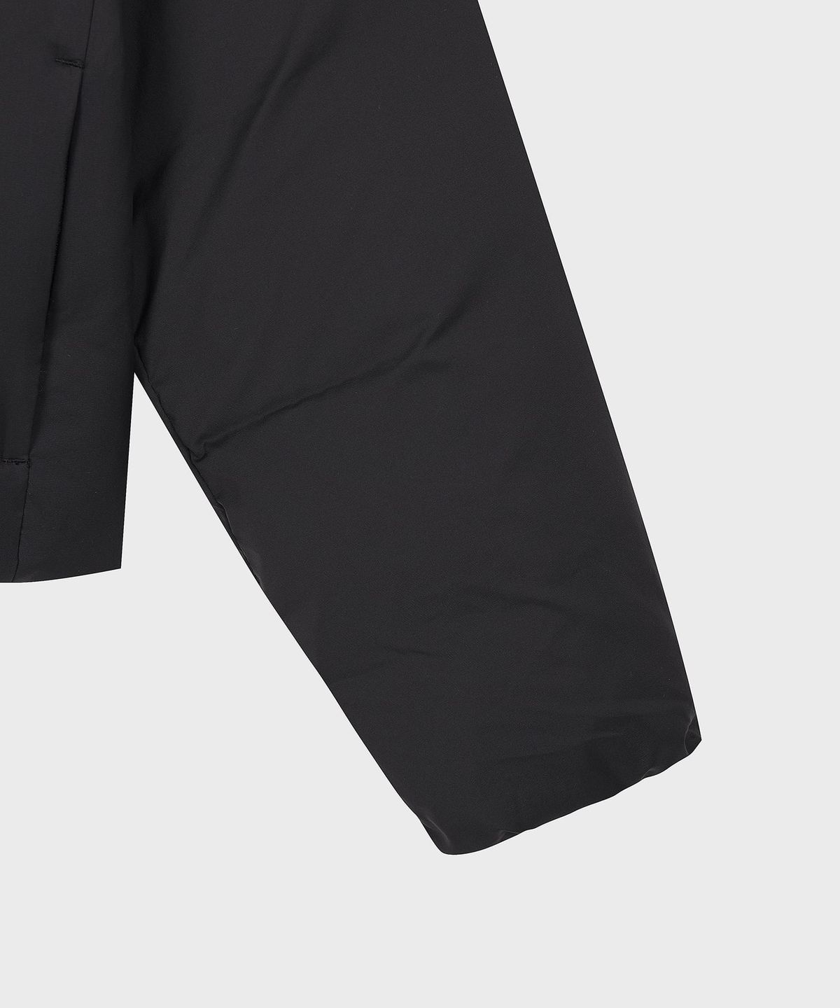 세르지오 타키니(SERGIO TACCHINI) W 에어테크 크롭 후드 경량 패딩 (Black)