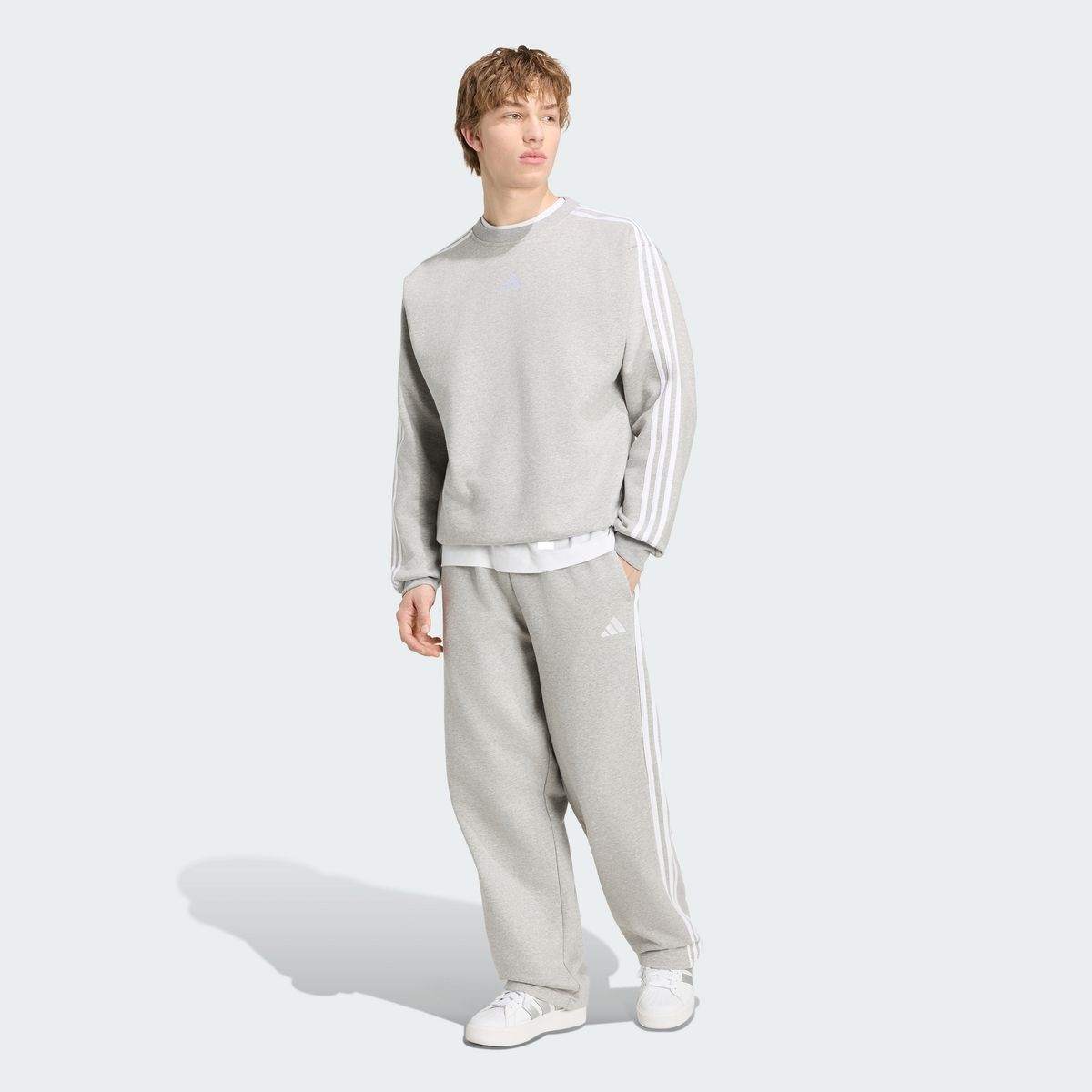 아디다스(ADIDAS) 에센셜 3-스트라이프 플리스 스웨트셔츠 KY4158