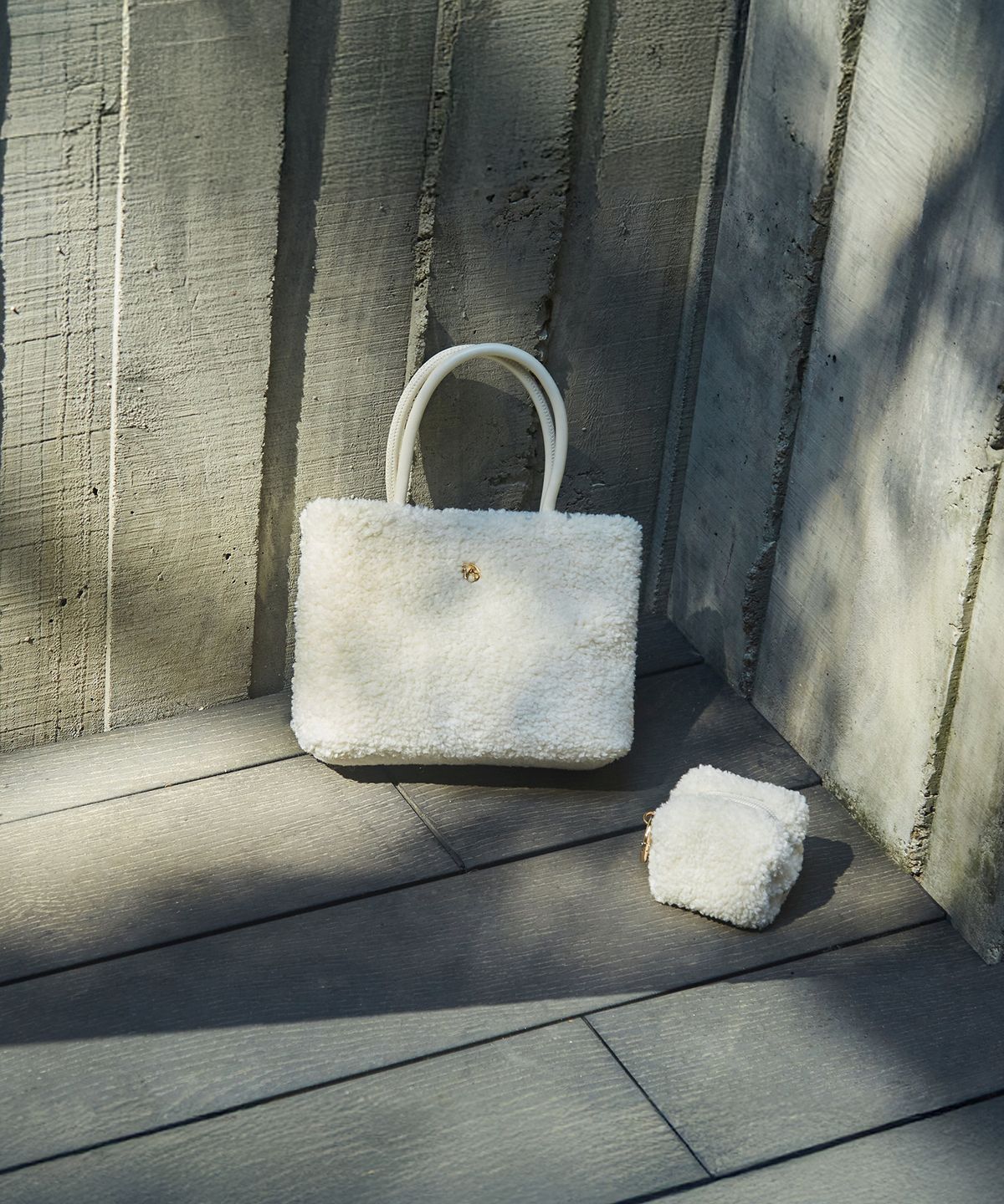 벨류엣(VALLUAT) Popo Fur Pouch_Ivory