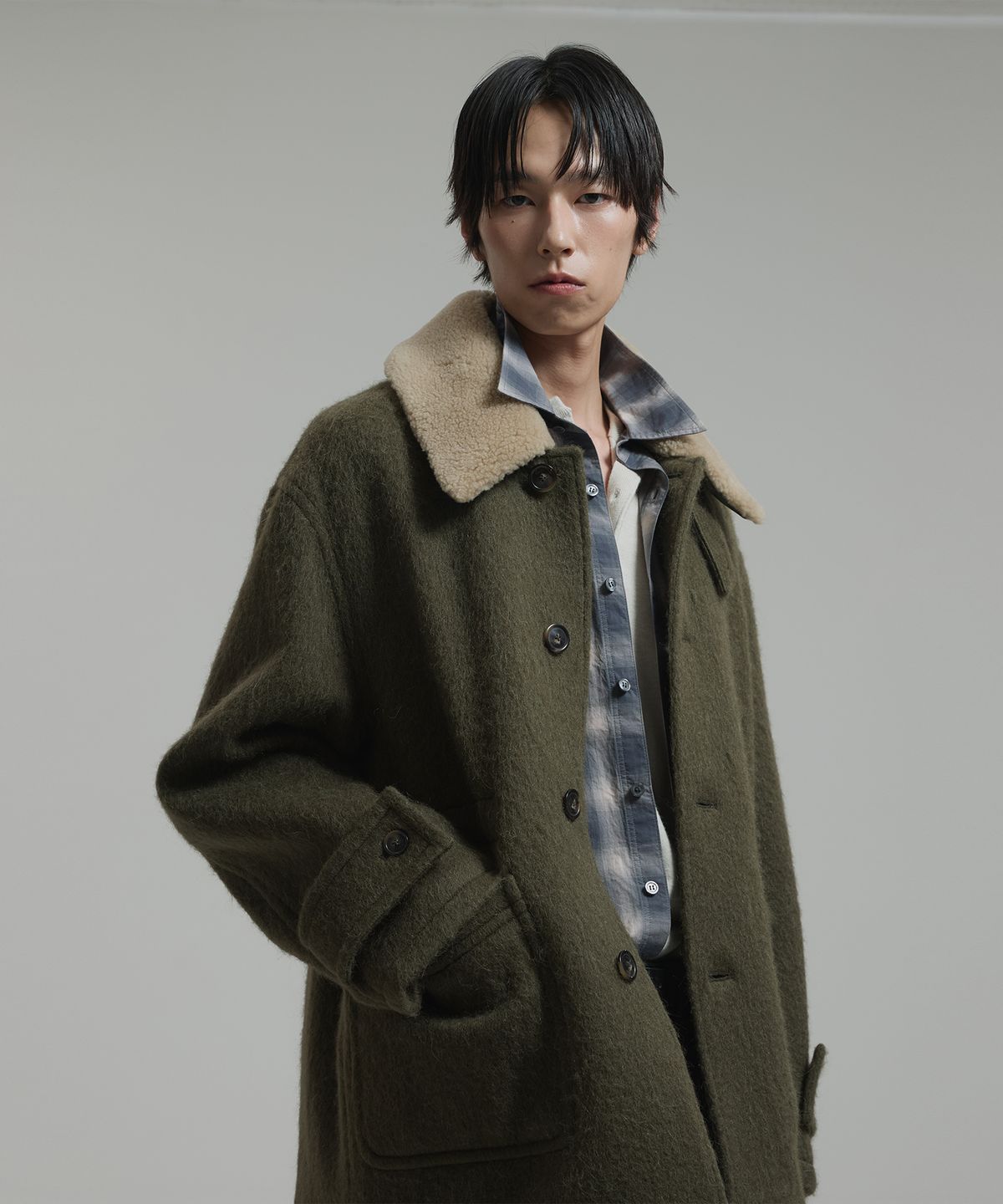 넌블랭크(NONBLANK) 디테쳐블 카라 하프 코트_KHAKI