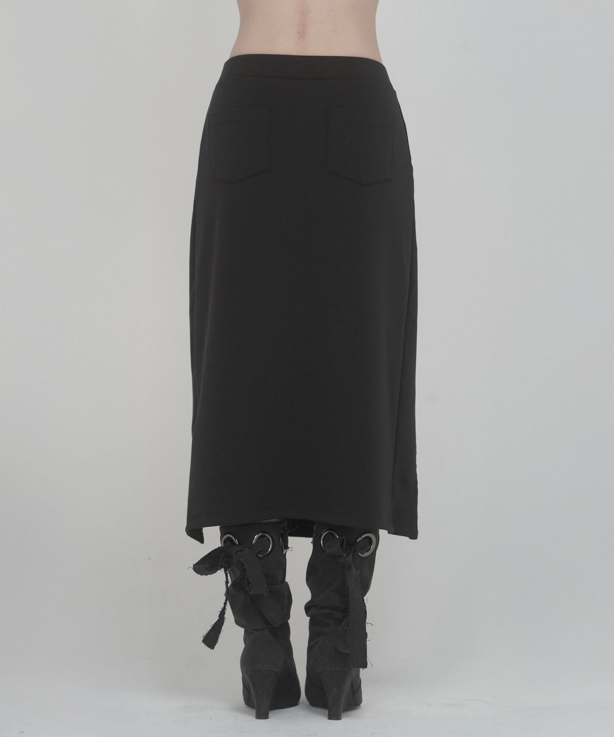 쇠아(SØAR) Hook Side Slit Lace-Lined Maxi Skirt