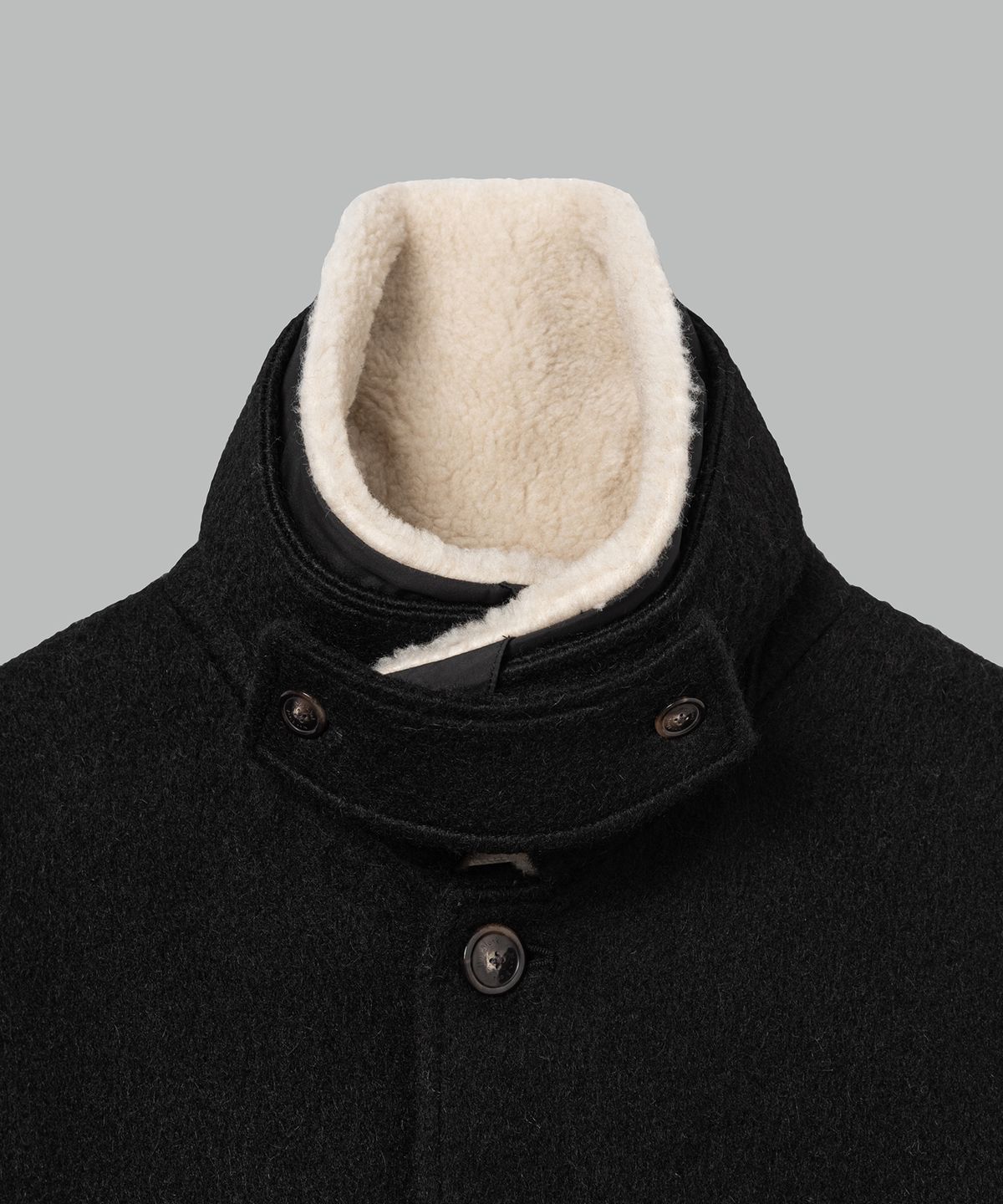 넌블랭크(NONBLANK) 디테쳐블 카라 하프 코트_BLACK