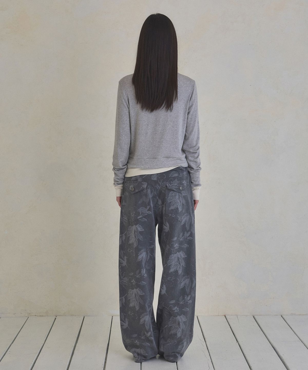 실롯(SEALOT) Cinch Back Flower Pigment Cotton Pants (Grey)