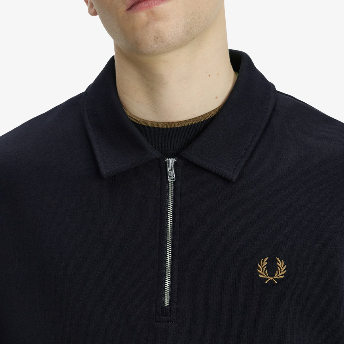 프레드페리(FRED PERRY) [Sport] 릴렉스드 하프 집 칼라 스웻셔츠 - 블랙 AFPM2G32426-184