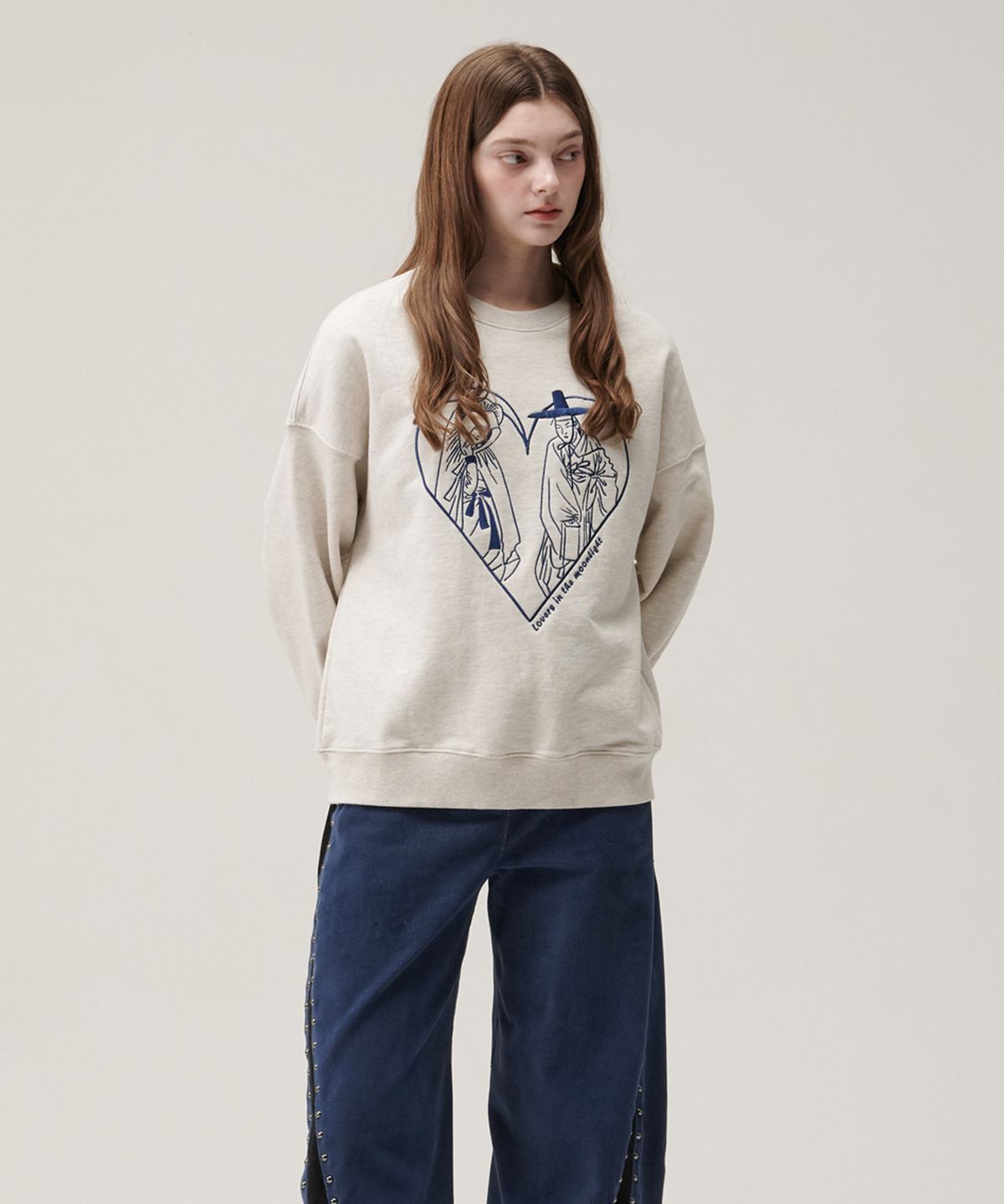 유가당(YUGADANG) Lovers in the moonlight sweatshirt_oatmeal beige 월하정인 스웻셔츠_오트밀 베이지