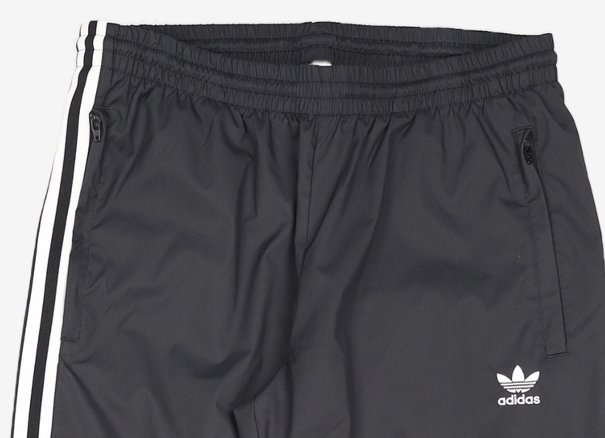 아디다스(ADIDAS) 3D 트레포일 트랙팬츠 - 블랙 / GN3543 XL