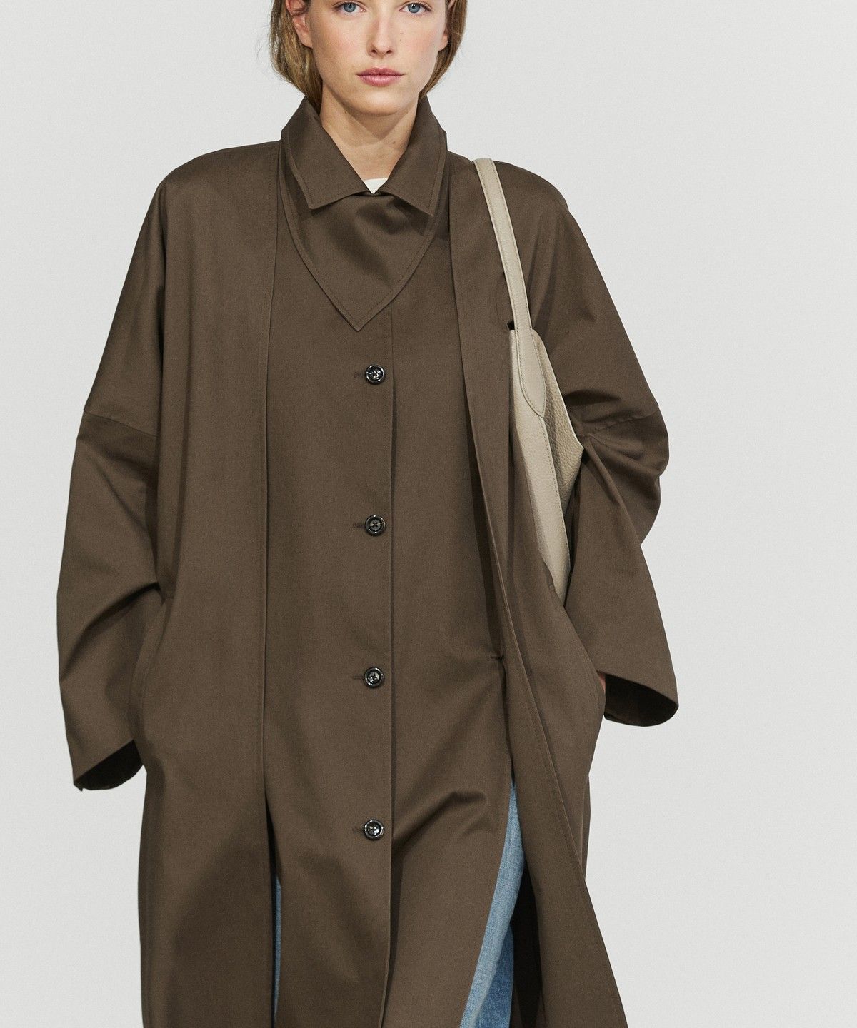 마시모두띠(MASSIMO DUTTI) 코튼 블렌드 트렌치코트 - 사이드 슬릿 디테일
