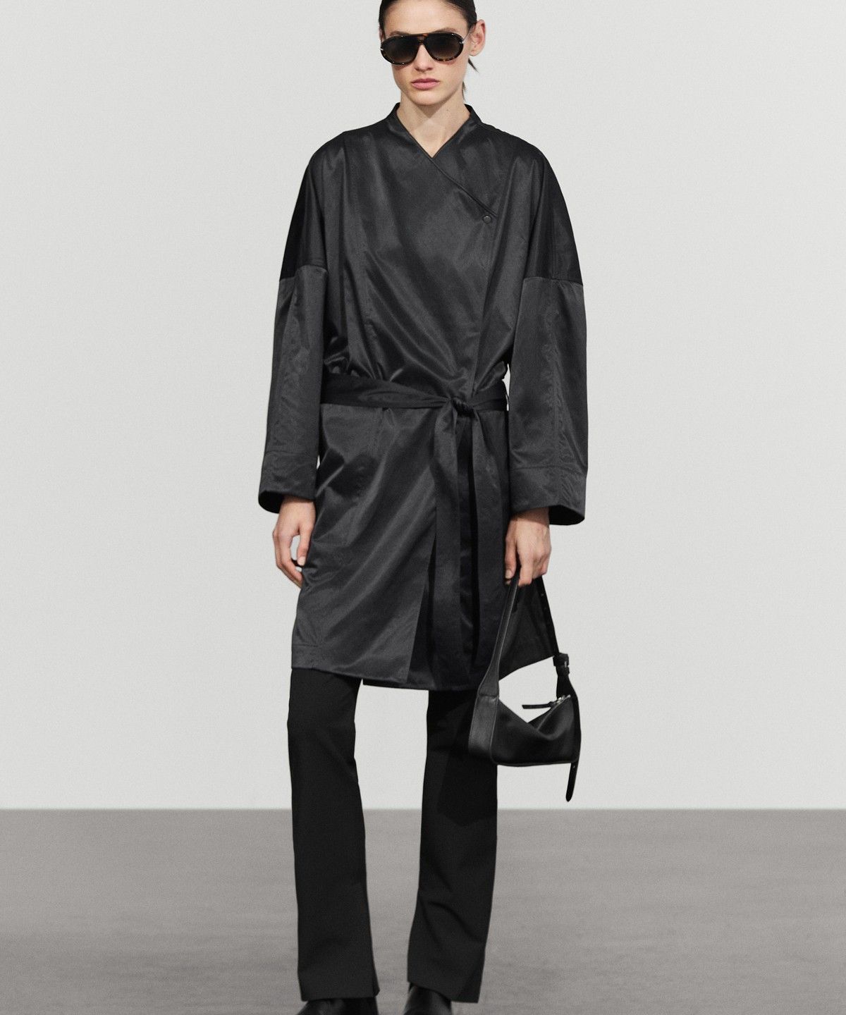 마시모두띠(MASSIMO DUTTI) 스웨이드 플루이드 랩 트렌치 재킷