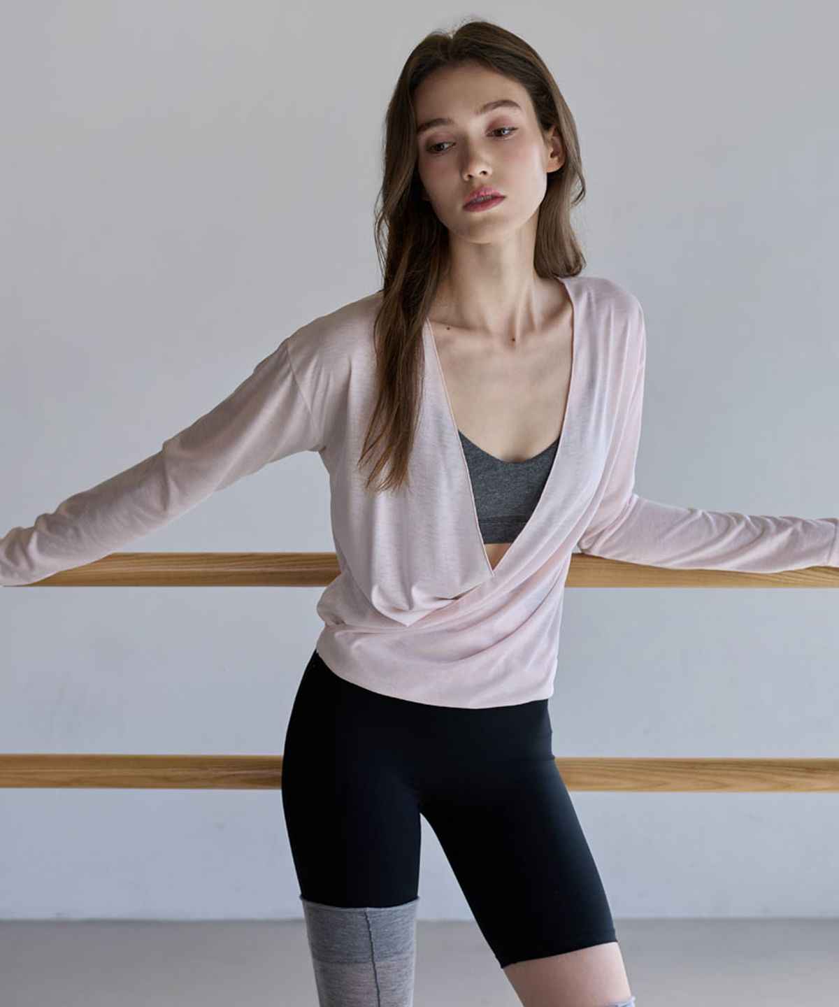 데비웨어(DEVIWEAR) 세이나 랩 롱슬리브 DEVI-T0168-라이트핑크