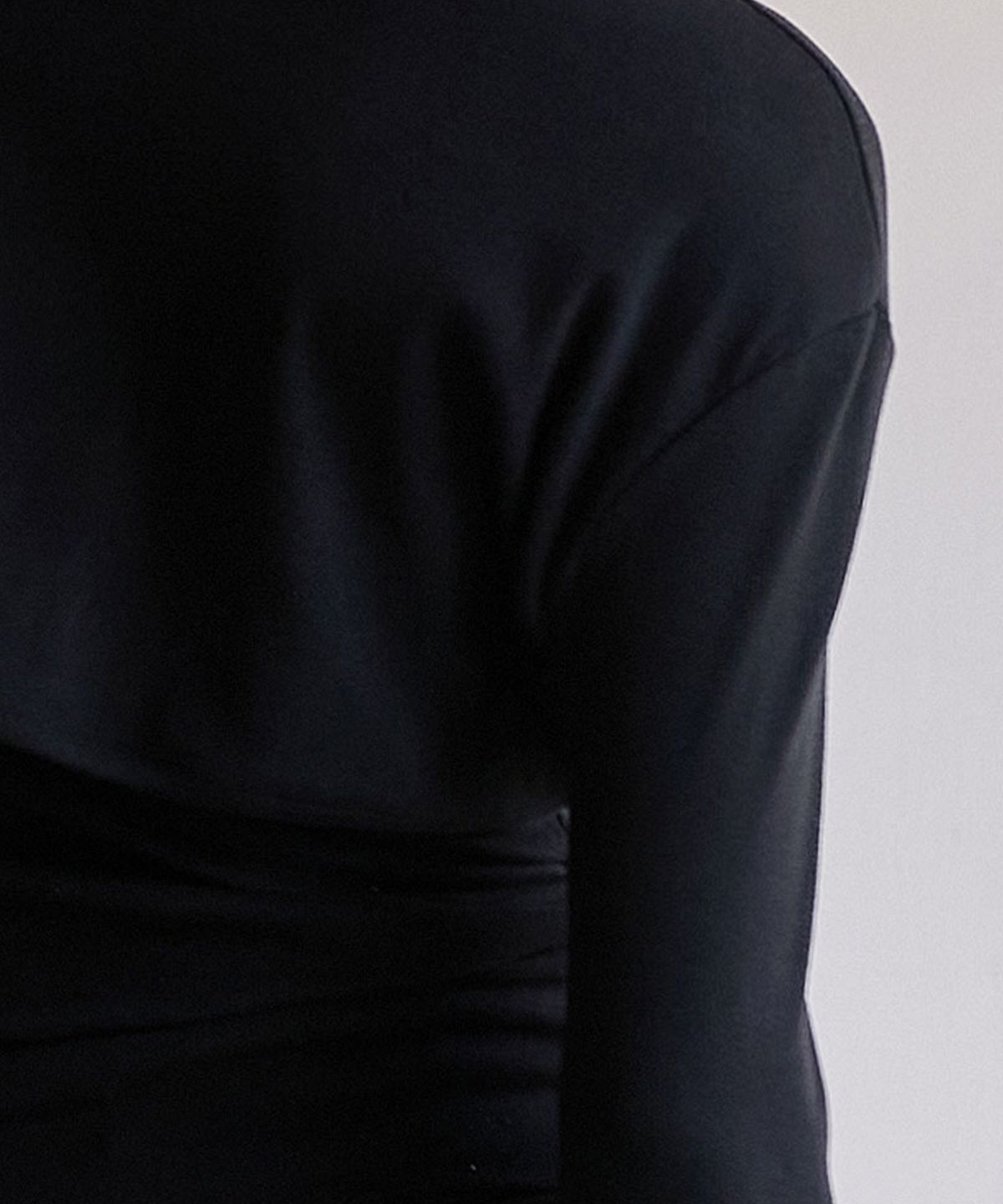 데비웨어(DEVIWEAR) 앨리 립 크롭 볼레로 DEVI-T0170-블랙