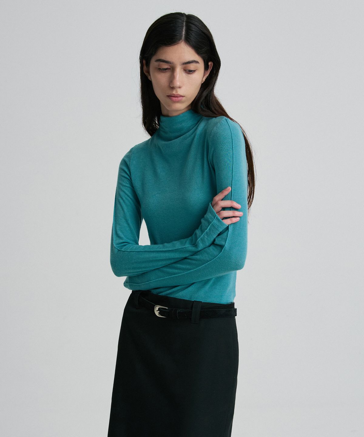 리이(RE RHEE) WOOL BLEND MOCK-NECK TOP TEAL BLUE