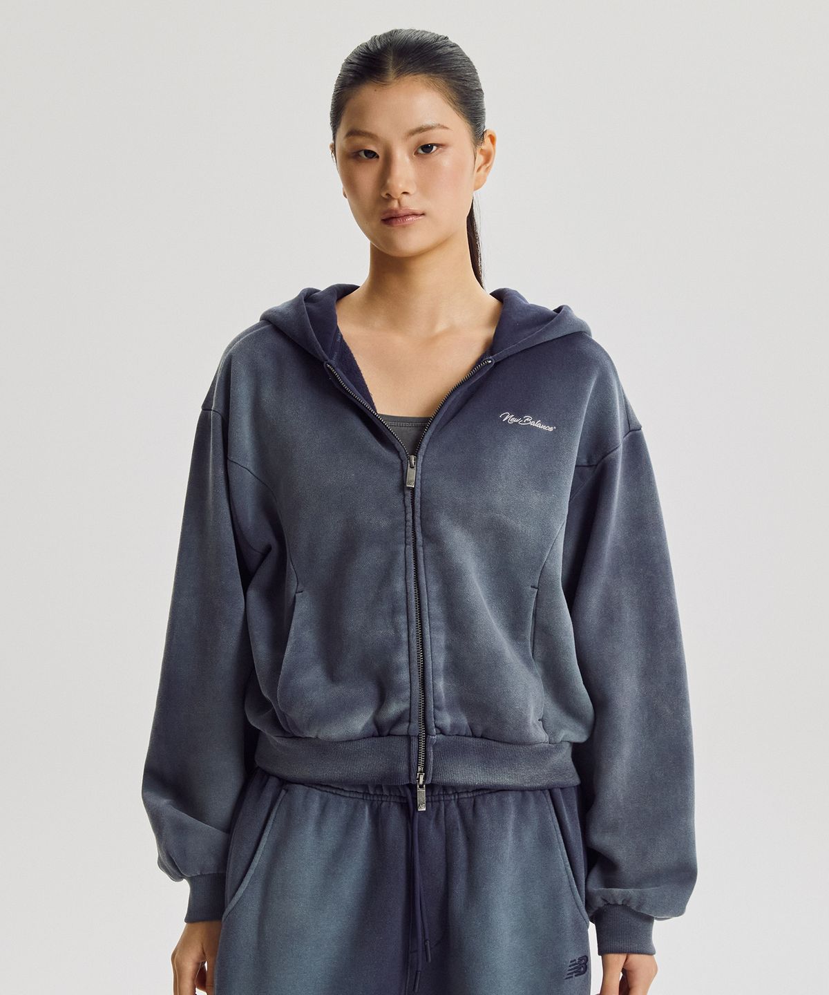 뉴발란스(NEW BALANCE) NBMDG4W052 / WOMEN 에센셜 기모 다잉 후드집업 (DENIM)