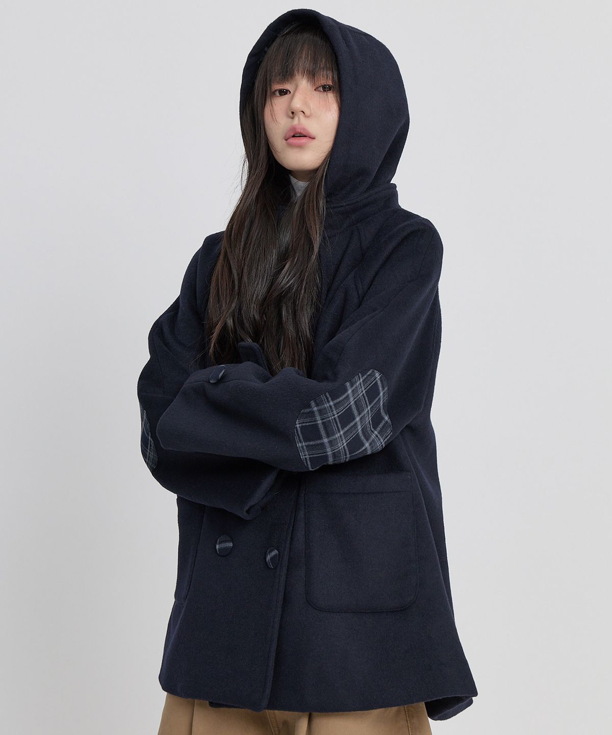 와이케이(WAIKEI) 체크 배색 버튼 하프 코트 네이비