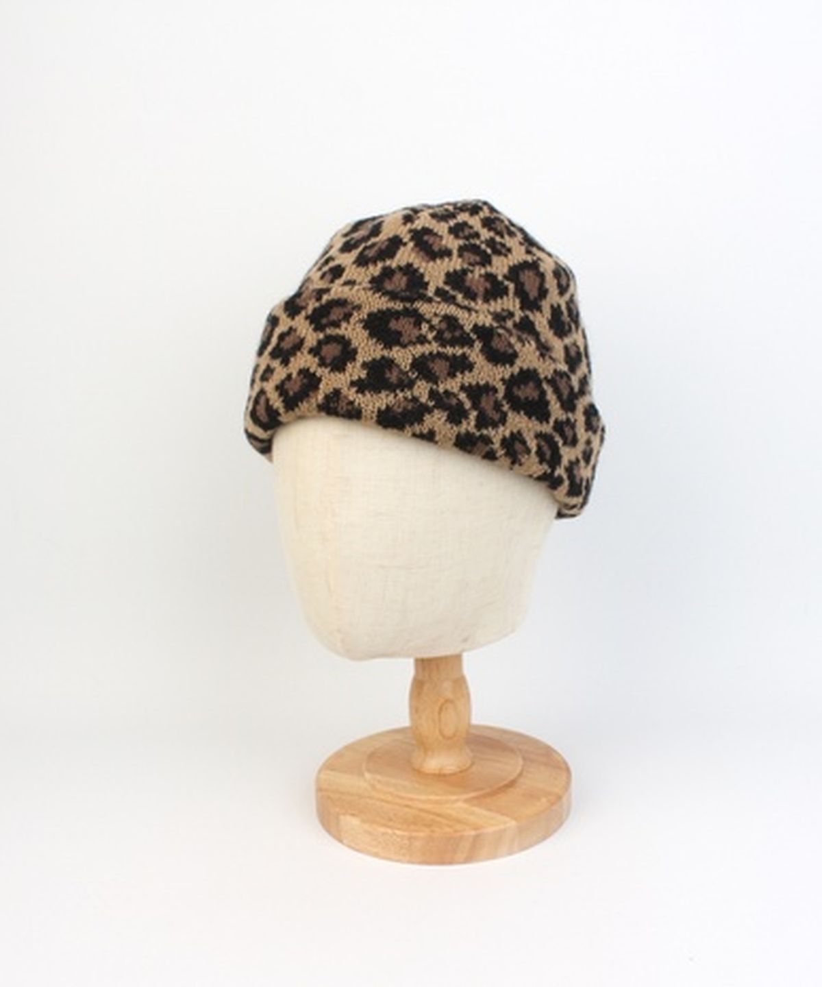 유니버셜 케미스트리(UNIVERSAL CHEMISTRY) Leopard Knit Beige Beanie 호피비니