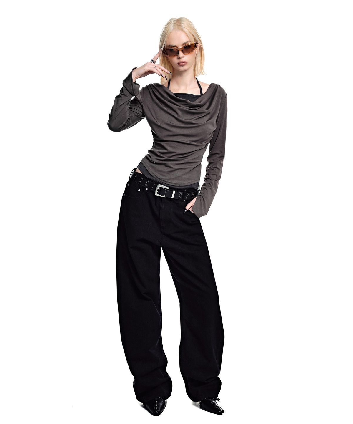 세컨모놀로그(SECONDMONO) [옷미새 미홀 콜라보]Curved Tapered Barrel-Fit Pants [COTTON BLACK]_SEPT092BLACK