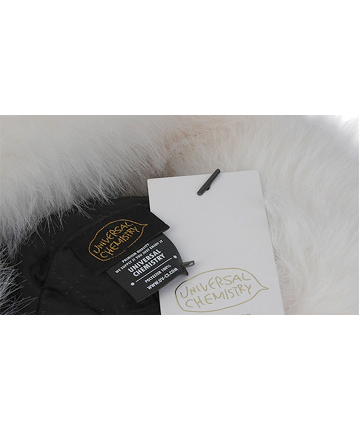 유니버셜 케미스트리(UNIVERSAL CHEMISTRY) Wild Fur White Aviator Hat 귀달이모자