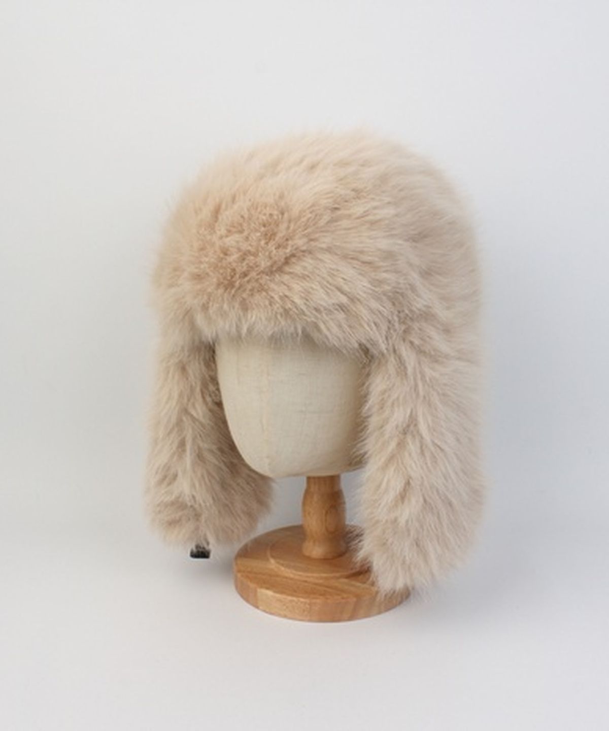 유니버셜 케미스트리(UNIVERSAL CHEMISTRY) Wild Fur Beige Aviator Hat 귀달이모자
