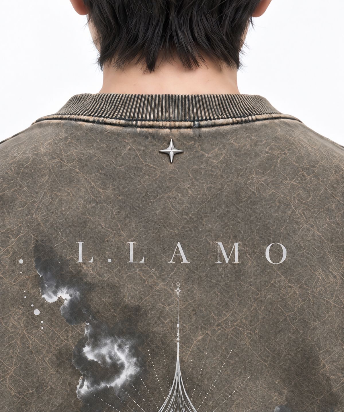 엘라모(LLAMO) 컴포트 쭈리 스모크베일 솔트워싱 오버핏 맨투맨 차콜
