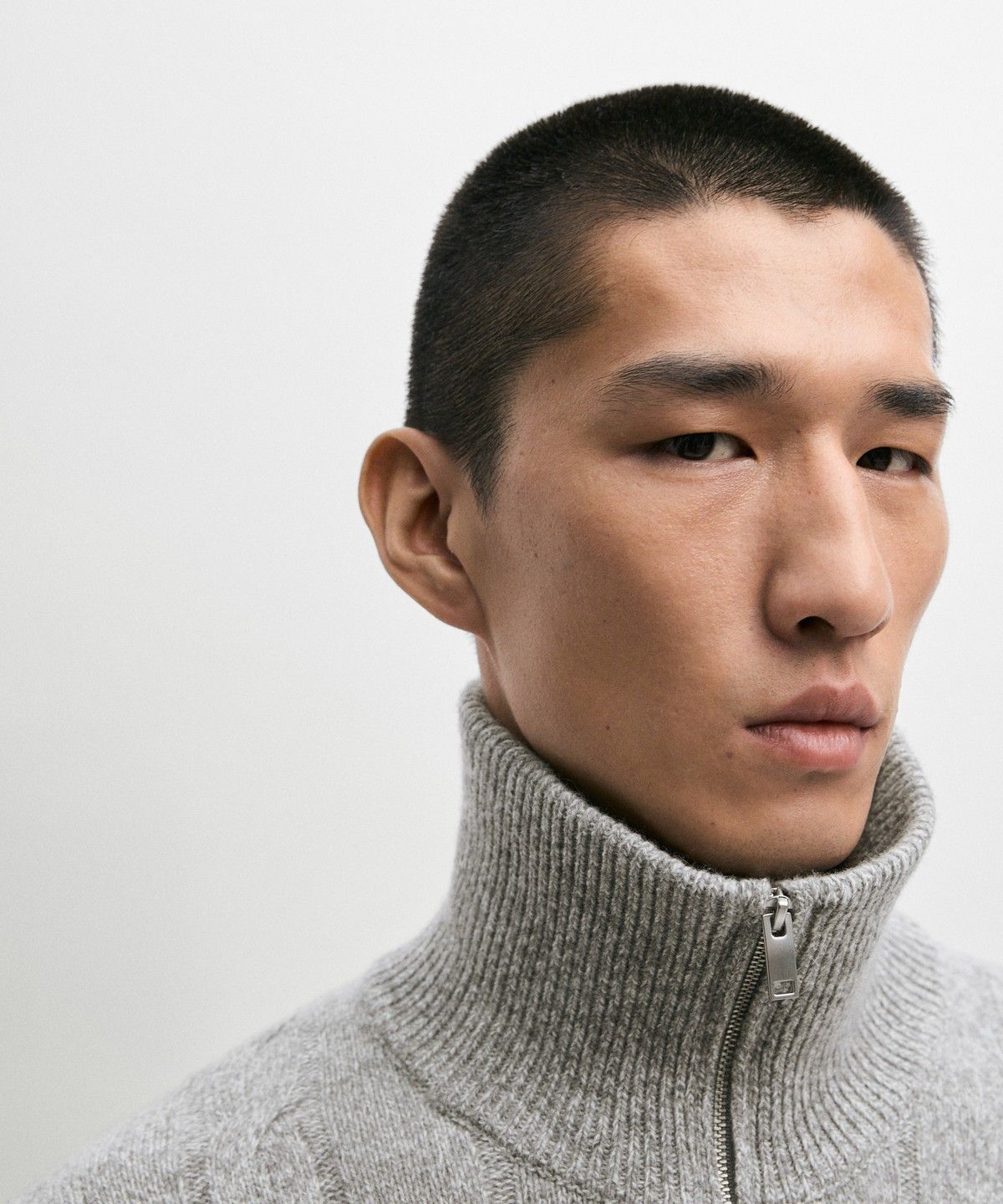 마시모두띠(MASSIMO DUTTI) 100% 울 케이블 니트 스웨터