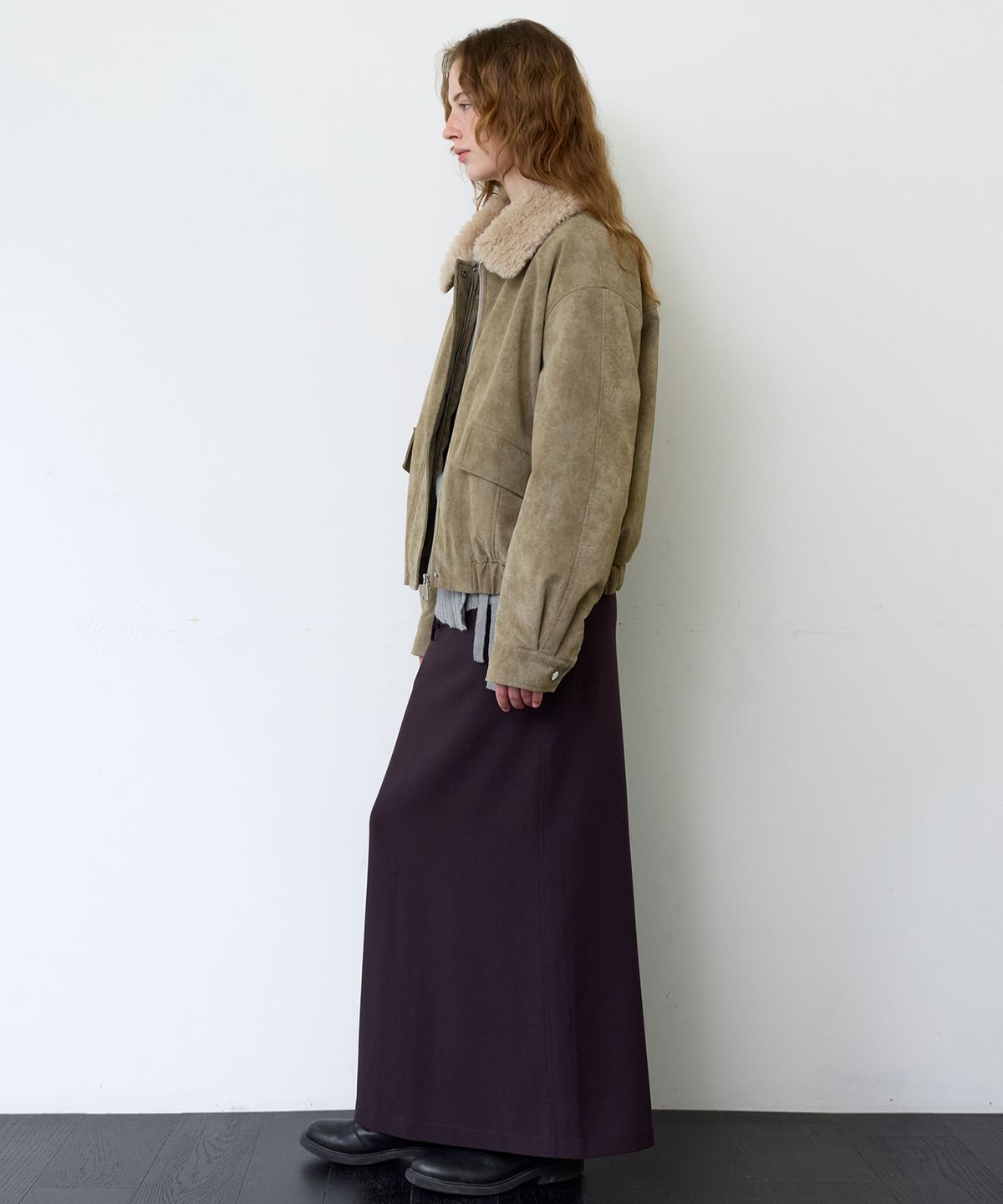 어몽(AMONG) A SUEDE FUR COLLAR JUMPER_BEIGE
