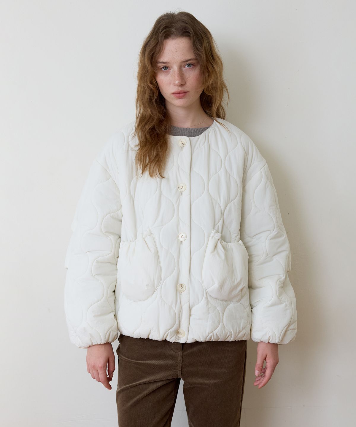 어몽(AMONG) A BALACLAVA BALLOON PUFFER JUMPER_IVORY