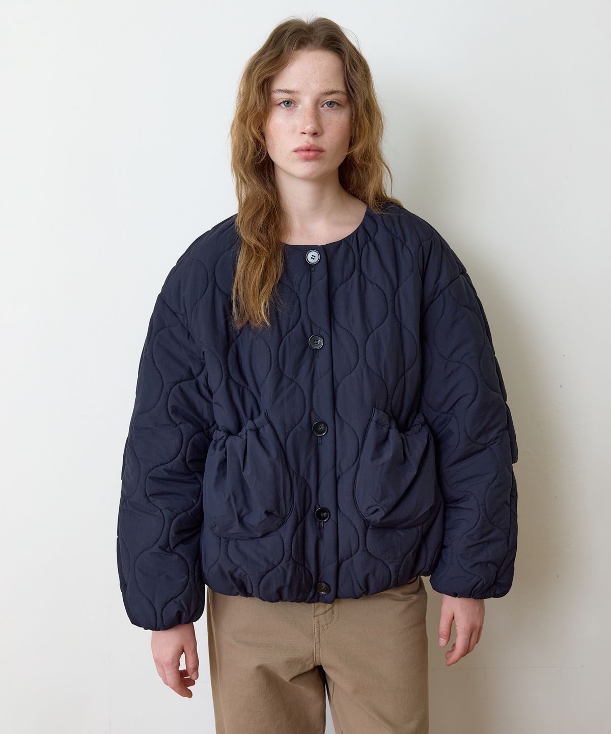 어몽(AMONG) A BALACLAVA BALLOON PUFFER JUMPER_NAVY